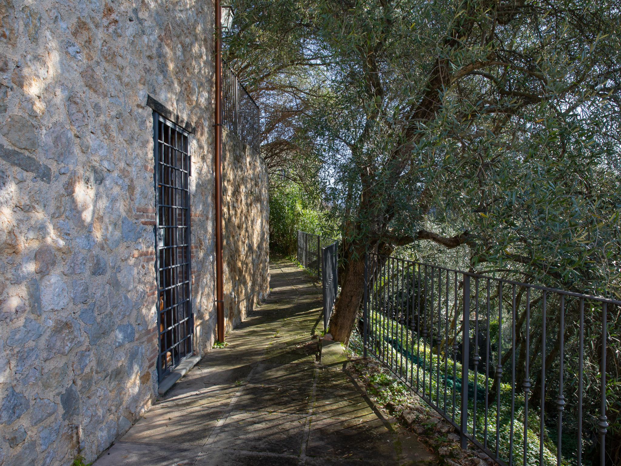 Photo 39 - Maison de 2 chambres à Camaiore avec jardin et vues à la mer