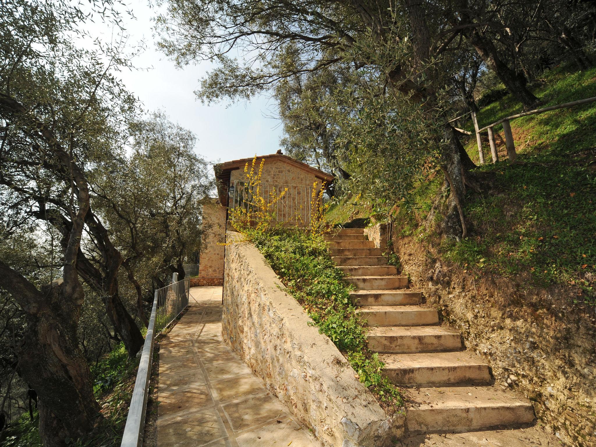 Photo 45 - Maison de 2 chambres à Camaiore avec jardin et vues à la mer