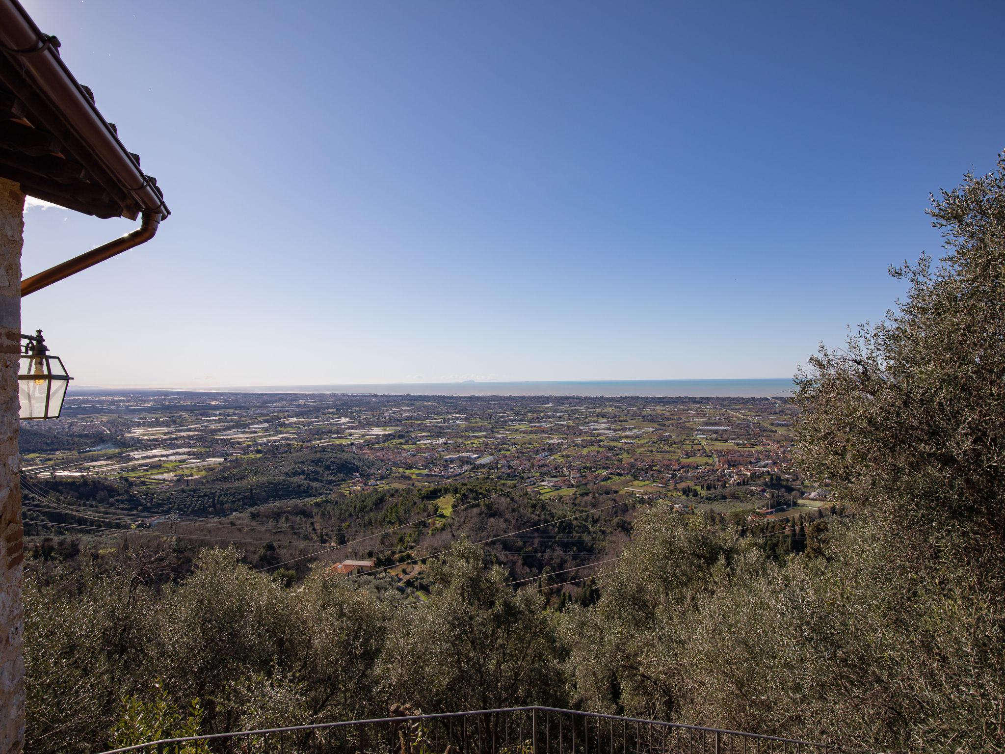 Photo 63 - 2 bedroom House in Camaiore with garden and terrace