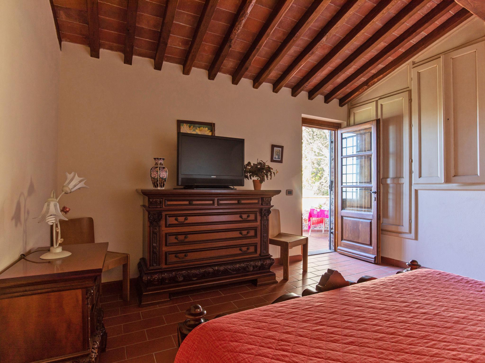 Photo 24 - 2 bedroom House in Camaiore with garden and terrace