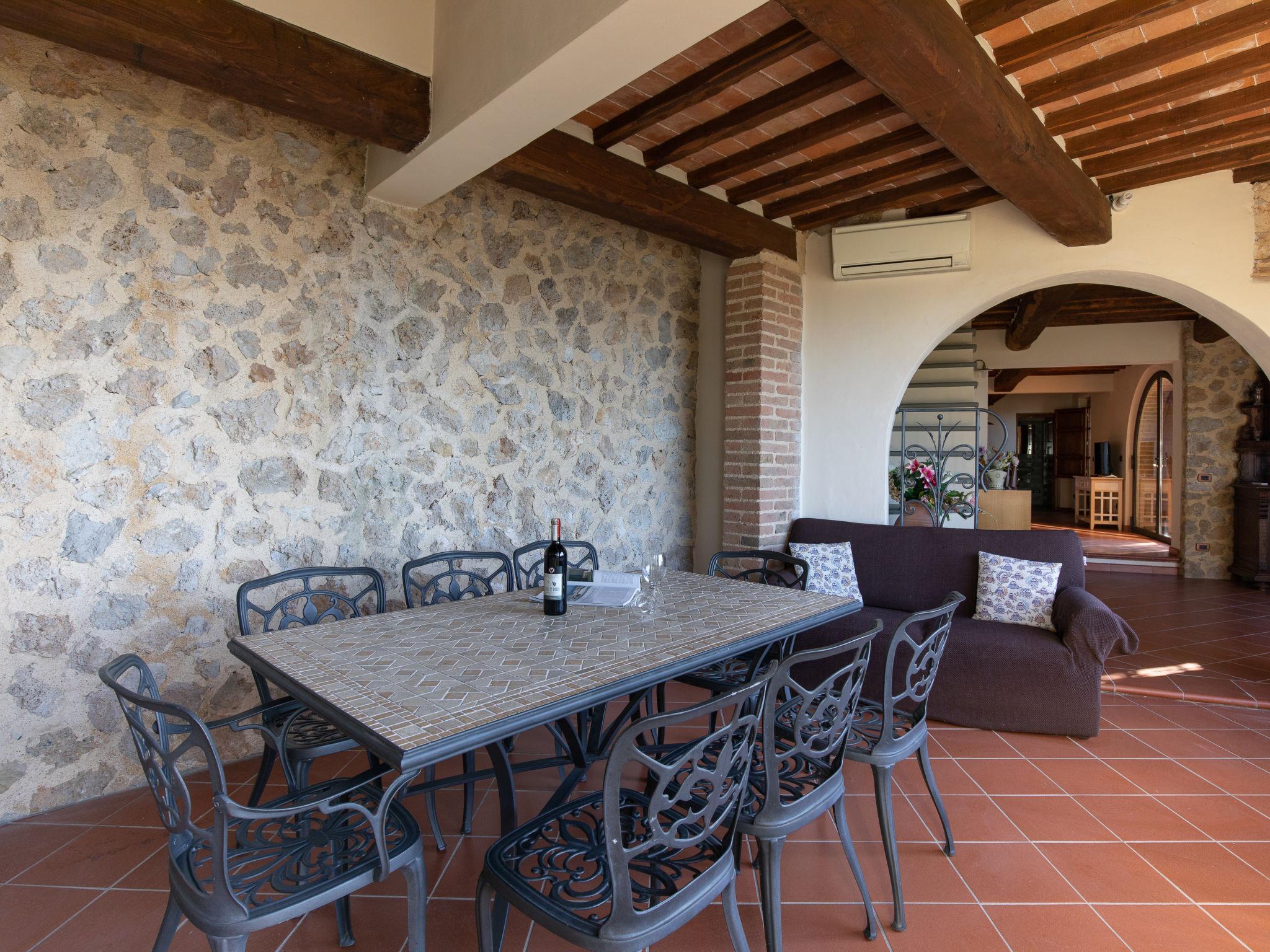 Photo 10 - 2 bedroom House in Camaiore with garden and terrace