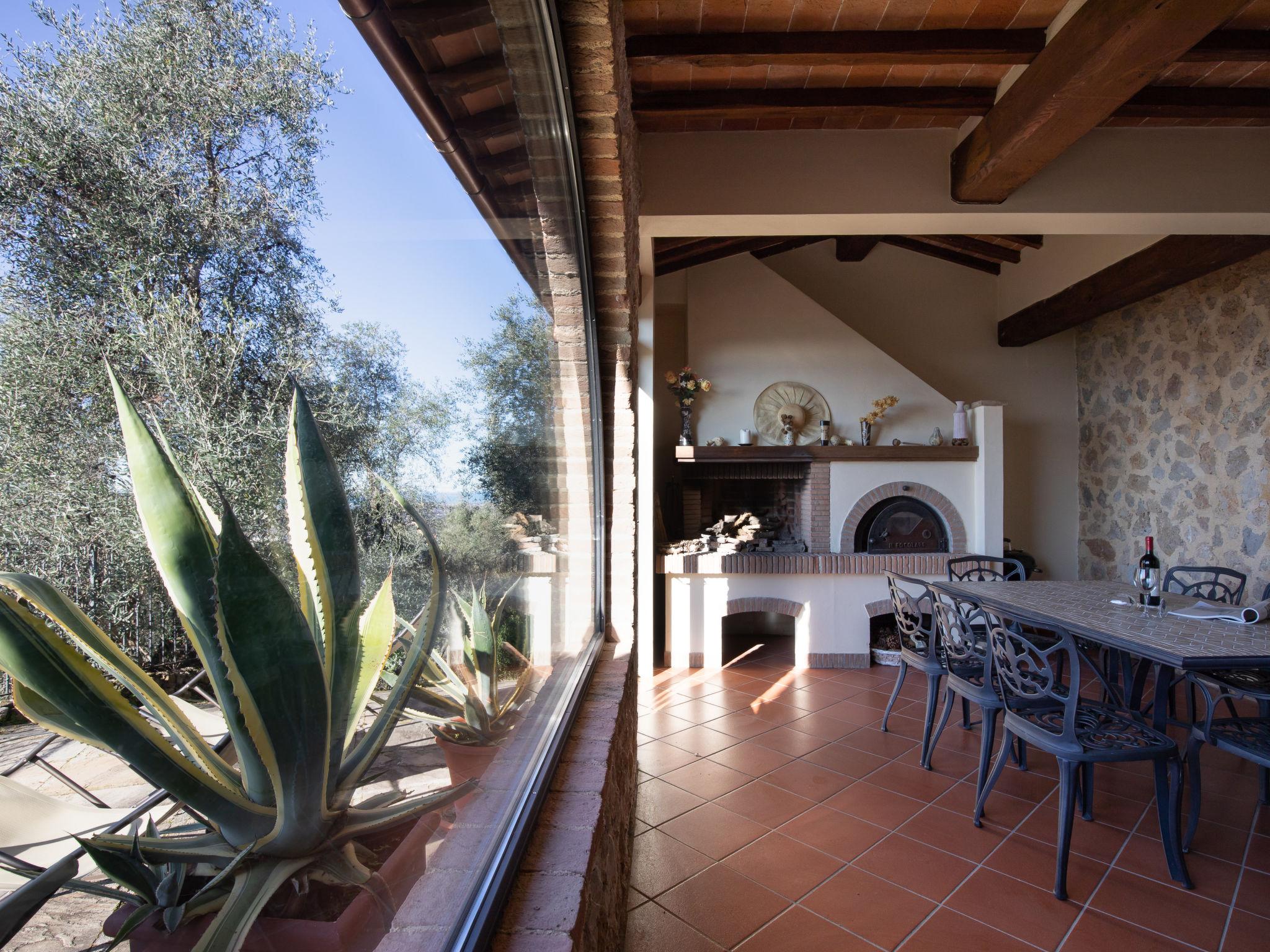 Photo 15 - 2 bedroom House in Camaiore with garden and terrace