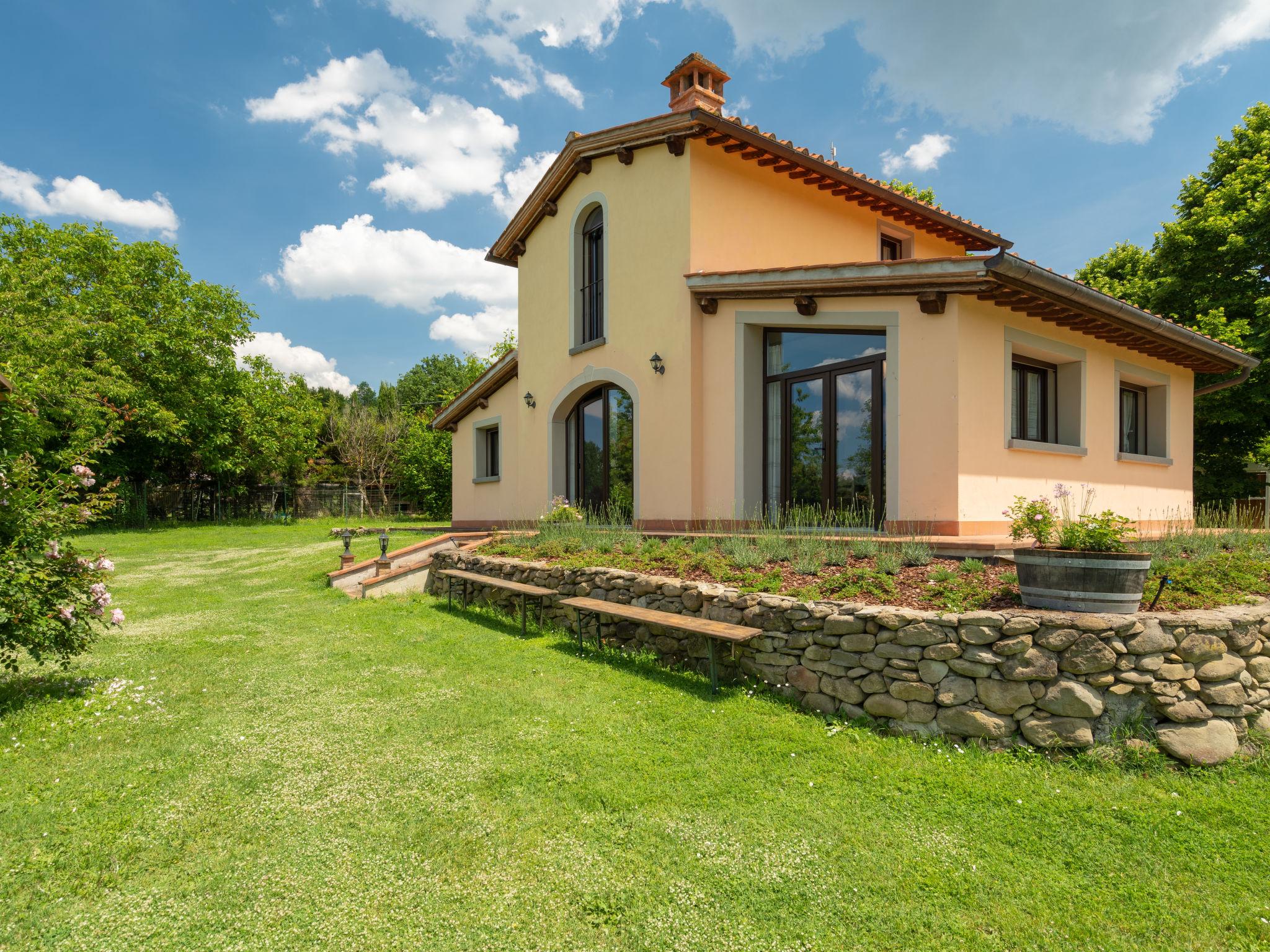 Foto 7 - Casa de 3 habitaciones en Terranuova Bracciolini con piscina y jardín