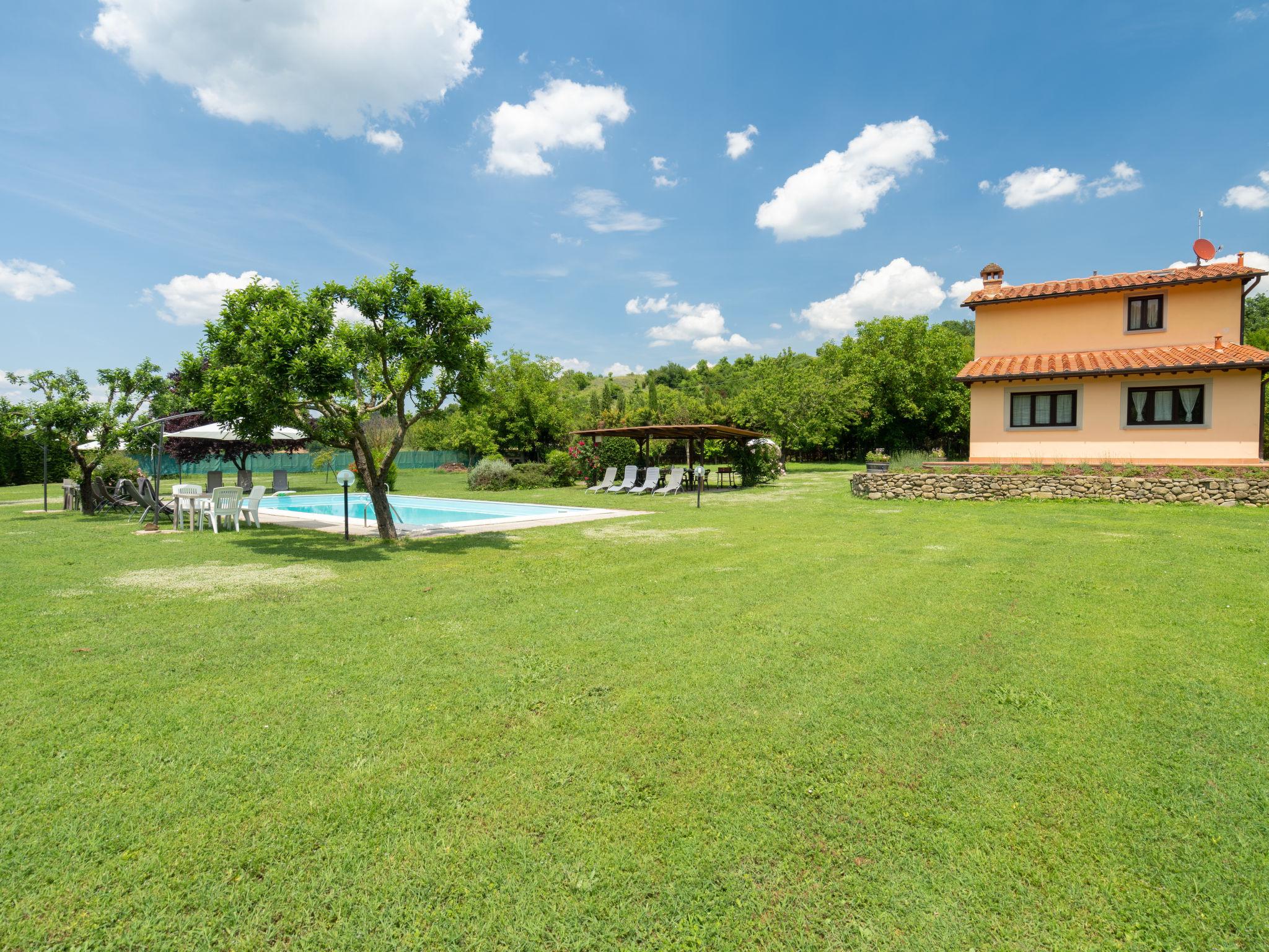 Foto 30 - Casa de 3 habitaciones en Terranuova Bracciolini con piscina y jardín