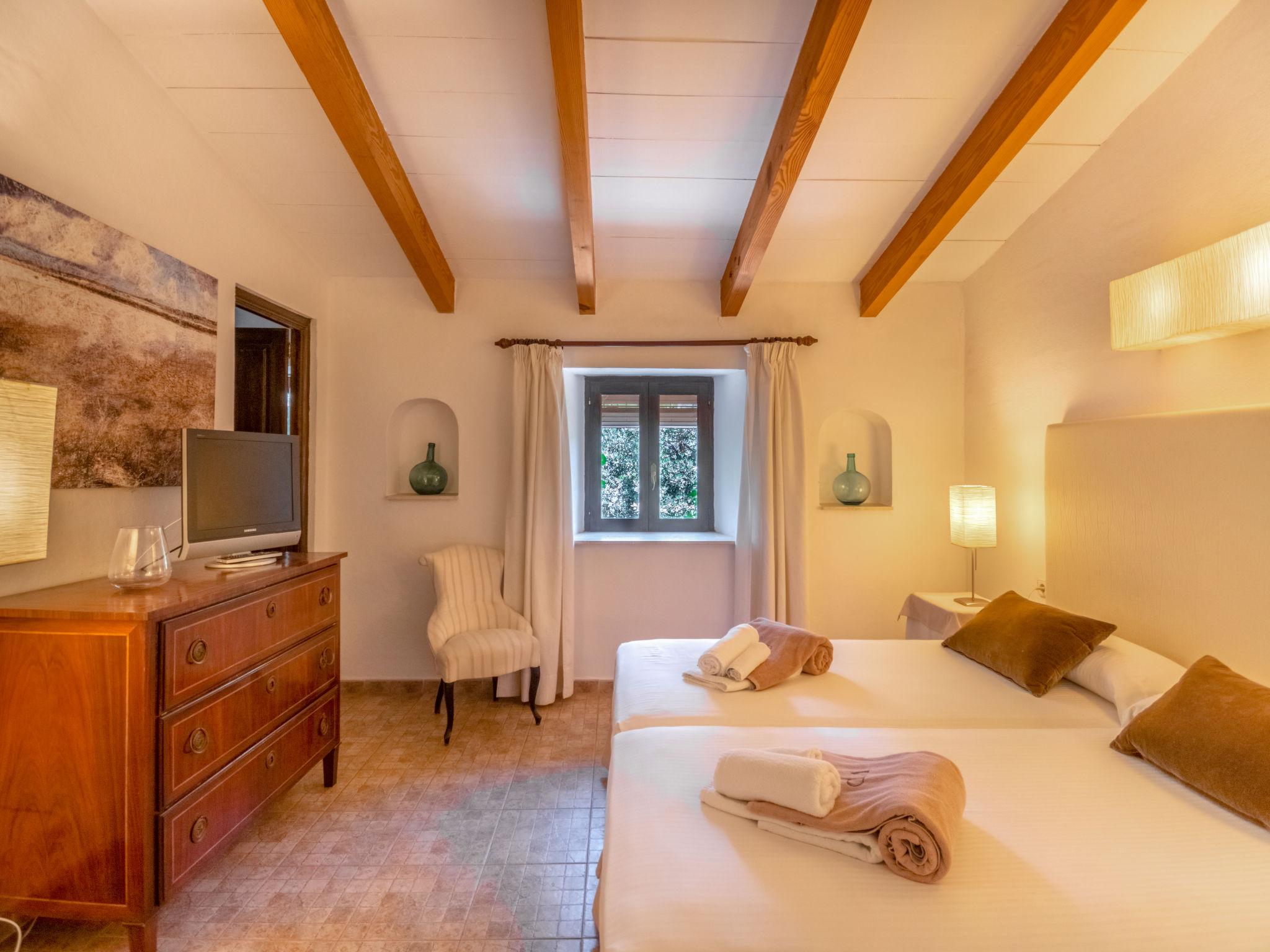 Foto 29 - Haus mit 6 Schlafzimmern in Pollença mit privater pool und garten