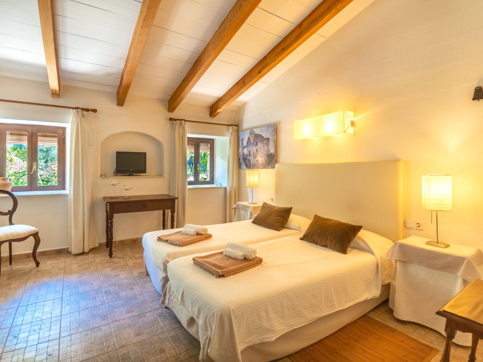 Foto 49 - Haus mit 6 Schlafzimmern in Pollença mit privater pool und garten