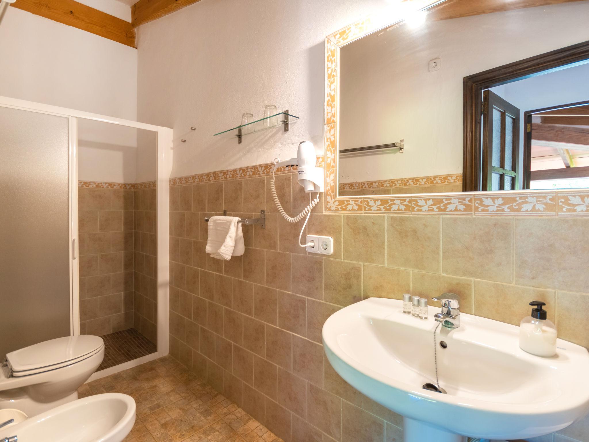 Foto 35 - Haus mit 6 Schlafzimmern in Pollença mit privater pool und garten