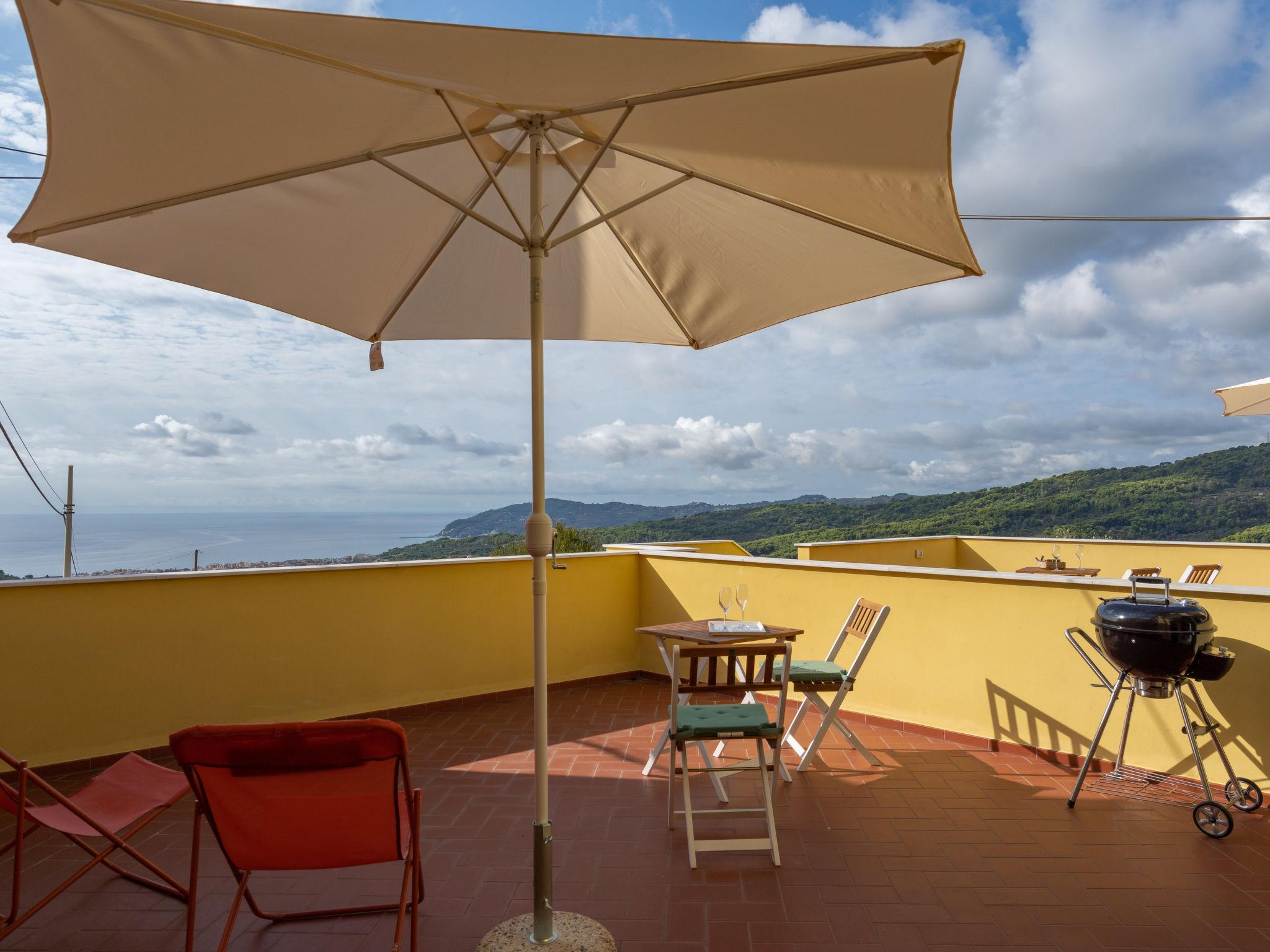 Photo 1 - Appartement de 2 chambres à San Bartolomeo al Mare avec vues à la mer