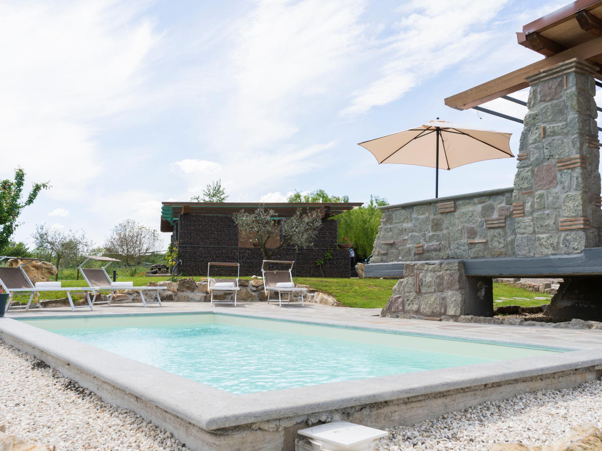 Photo 2 - Maison en Sutri avec piscine privée et vues sur la montagne