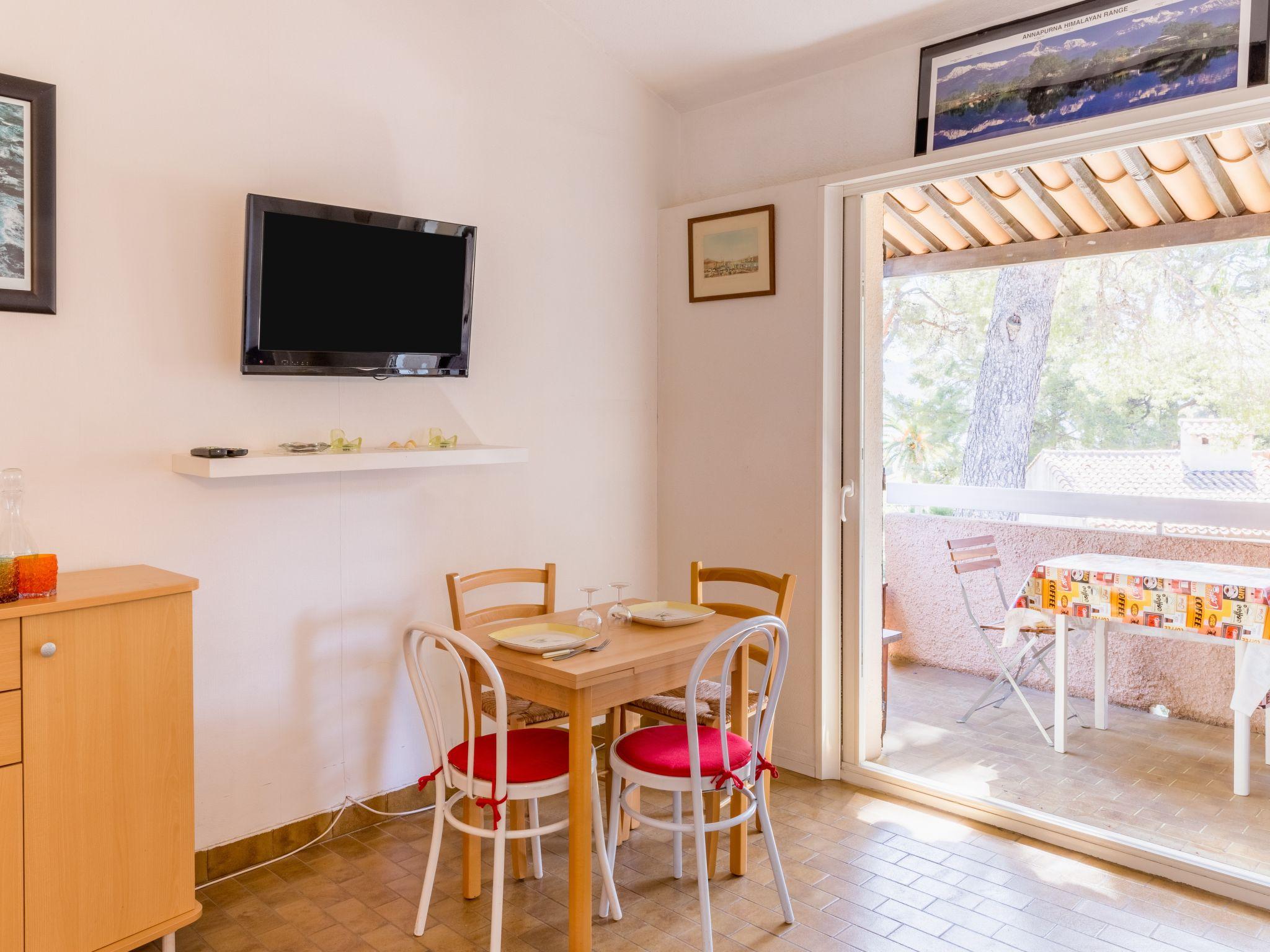 Photo 6 - Appartement en Saint-Cyr-sur-Mer avec terrasse et vues à la mer