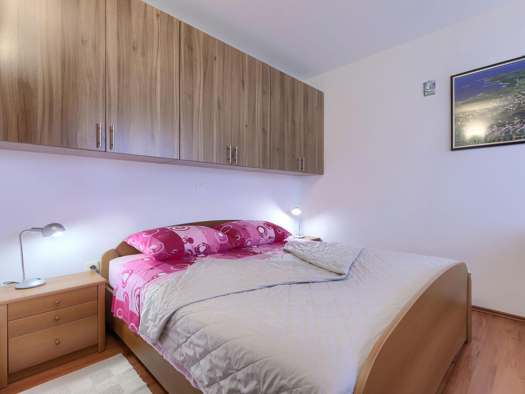 Foto 17 - Appartamento con 2 camere da letto a Medulin con terrazza e vasca idromassaggio