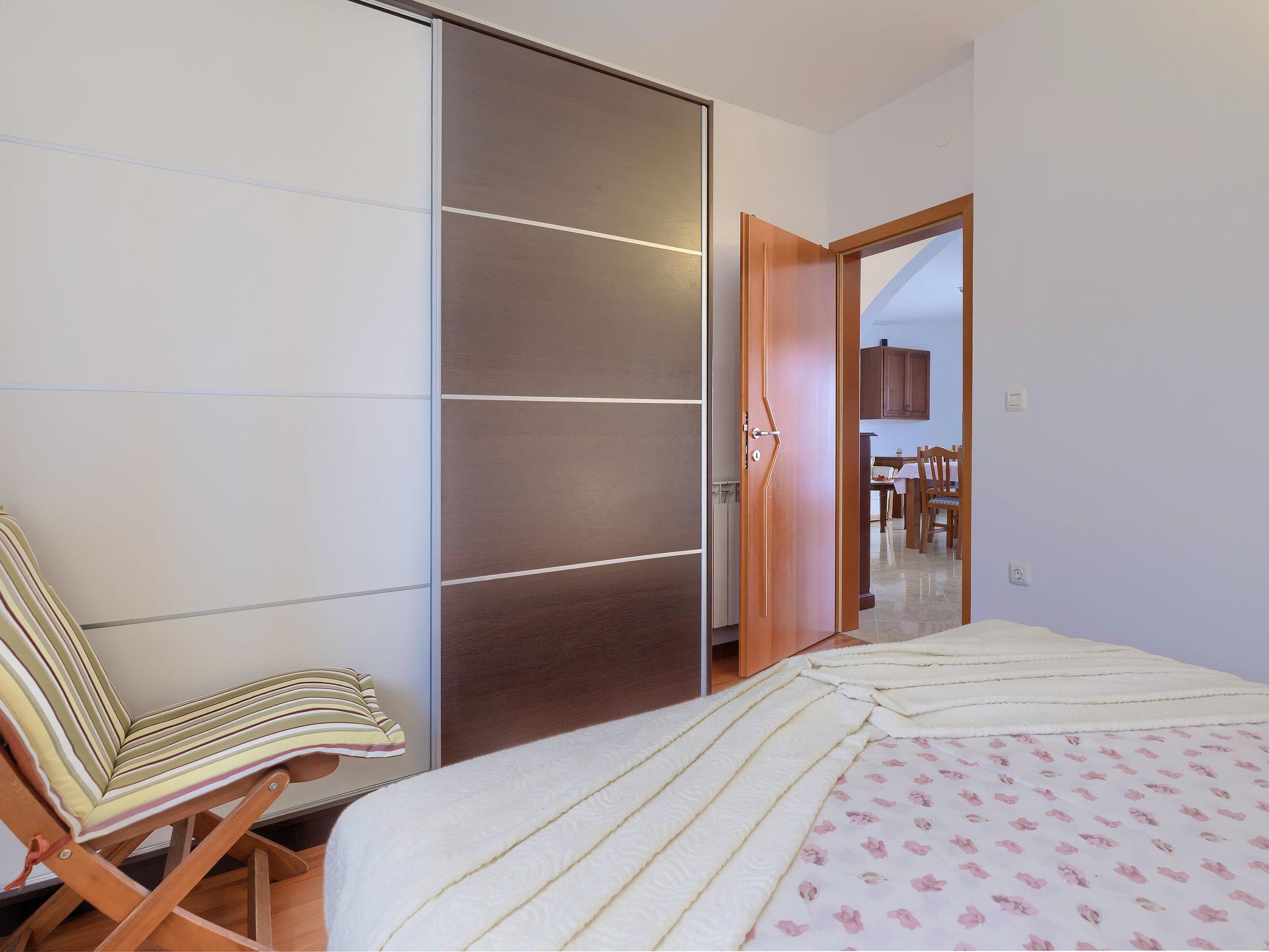 Foto 24 - Appartamento con 2 camere da letto a Medulin con terrazza e vasca idromassaggio