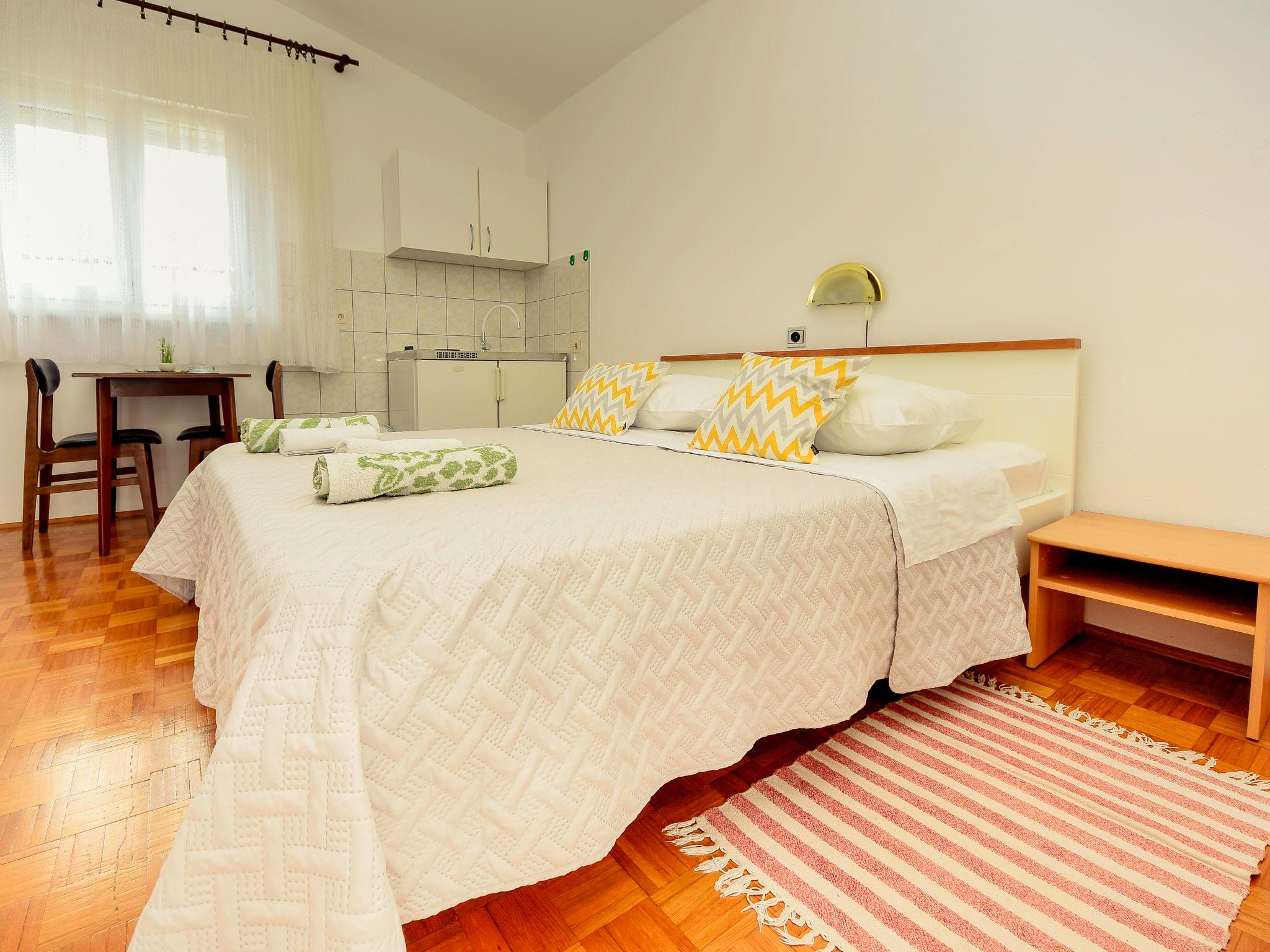Foto 3 - Appartamento con 1 camera da letto a Pakoštane con terrazza