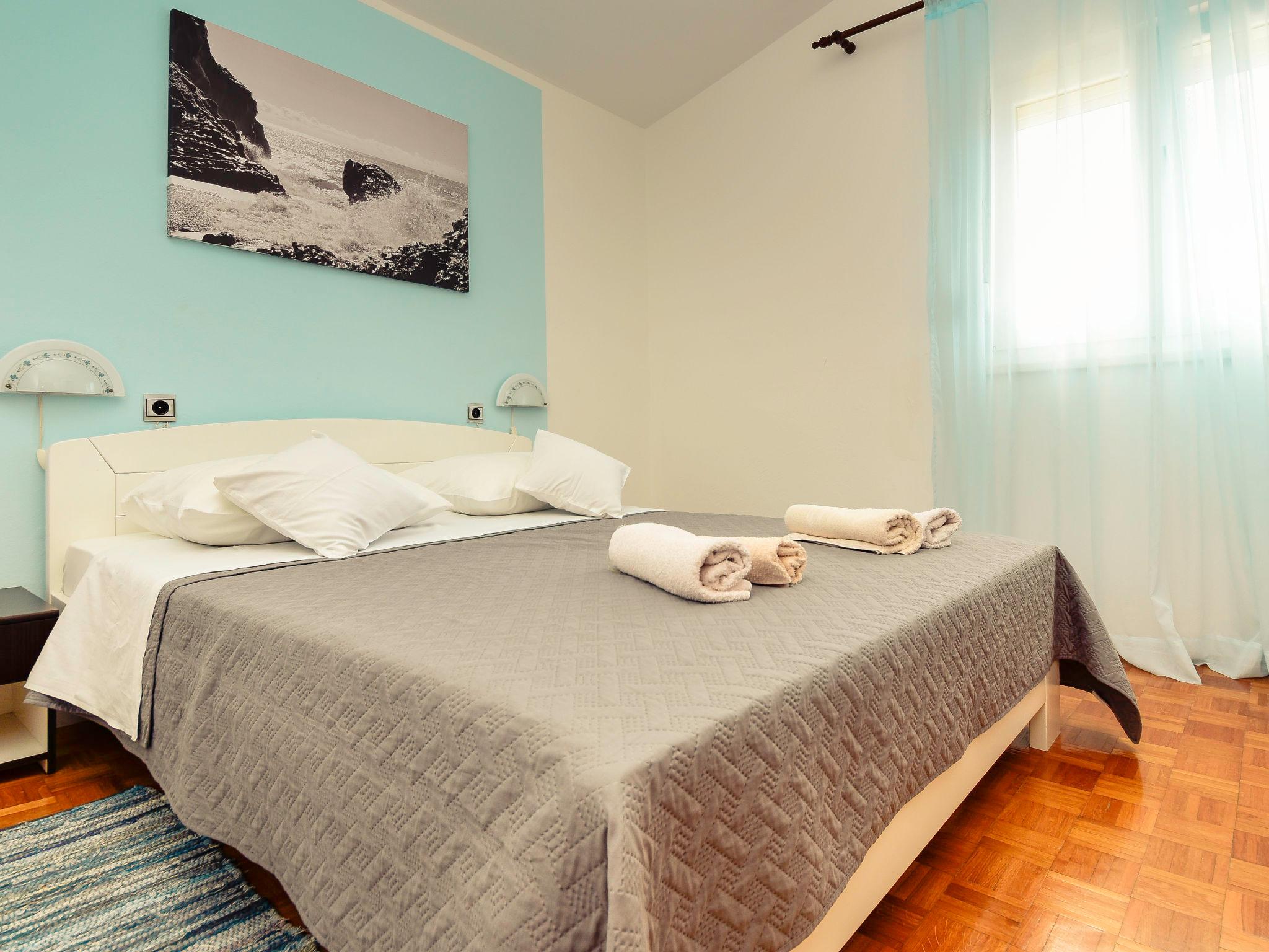 Foto 5 - Apartment mit 1 Schlafzimmer in Pakoštane mit terrasse