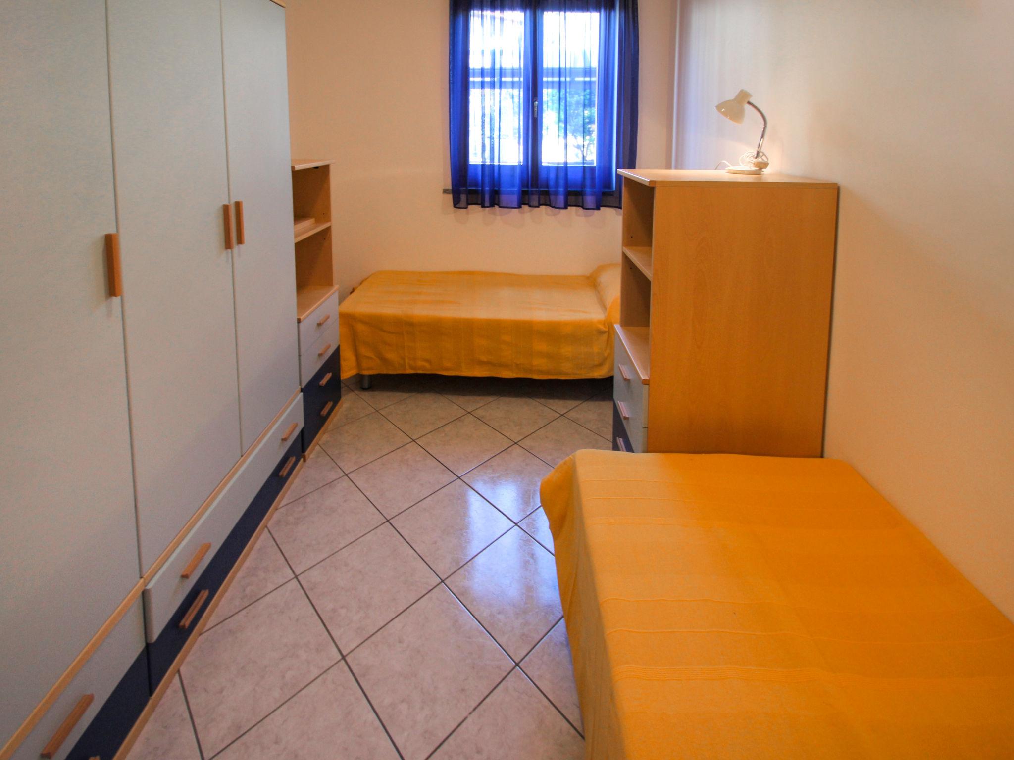 Foto 12 - Apartamento de 2 quartos em Luino com piscina e jardim