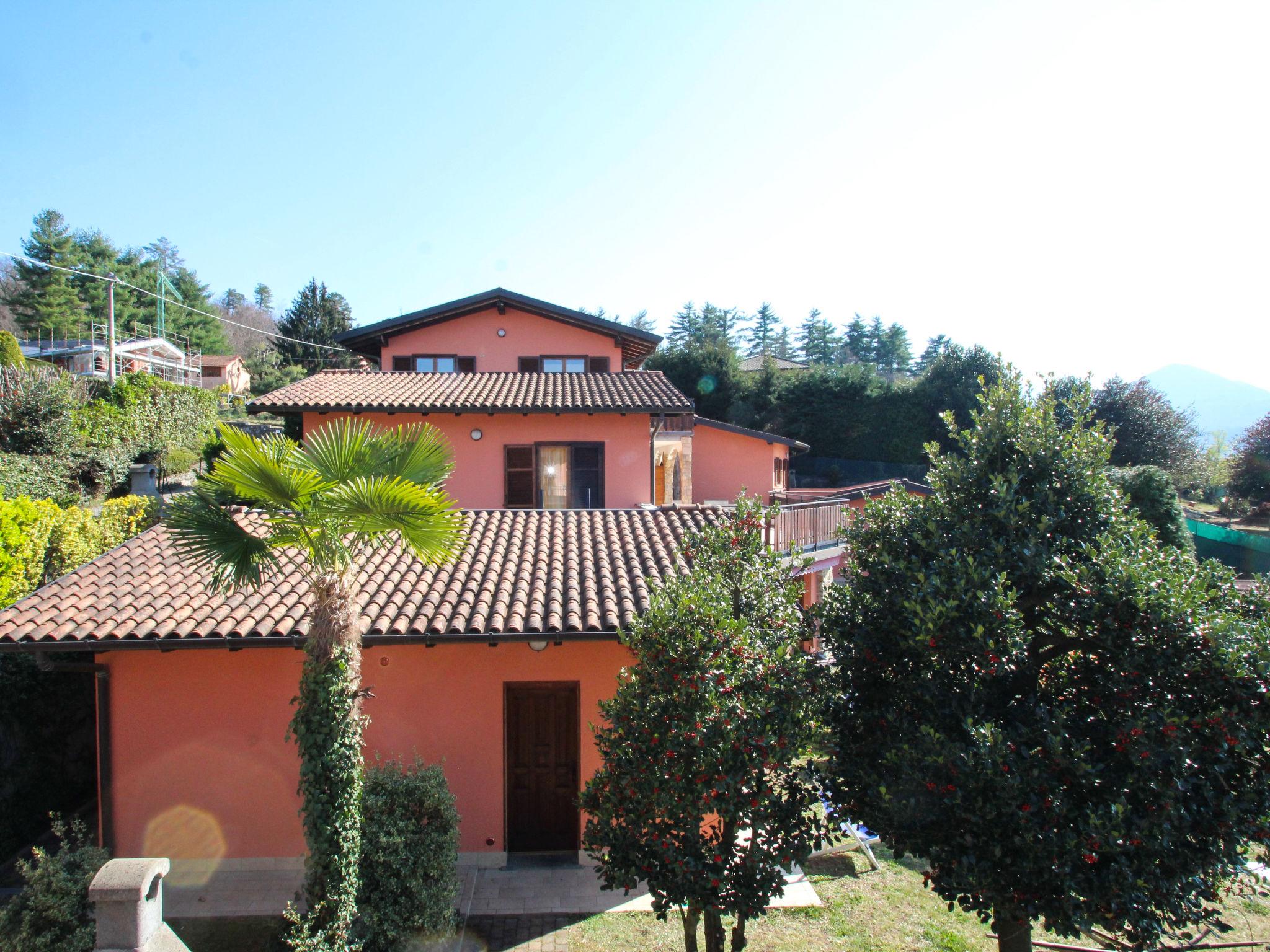 Foto 24 - Appartamento con 2 camere da letto a Luino con piscina e vista sulle montagne