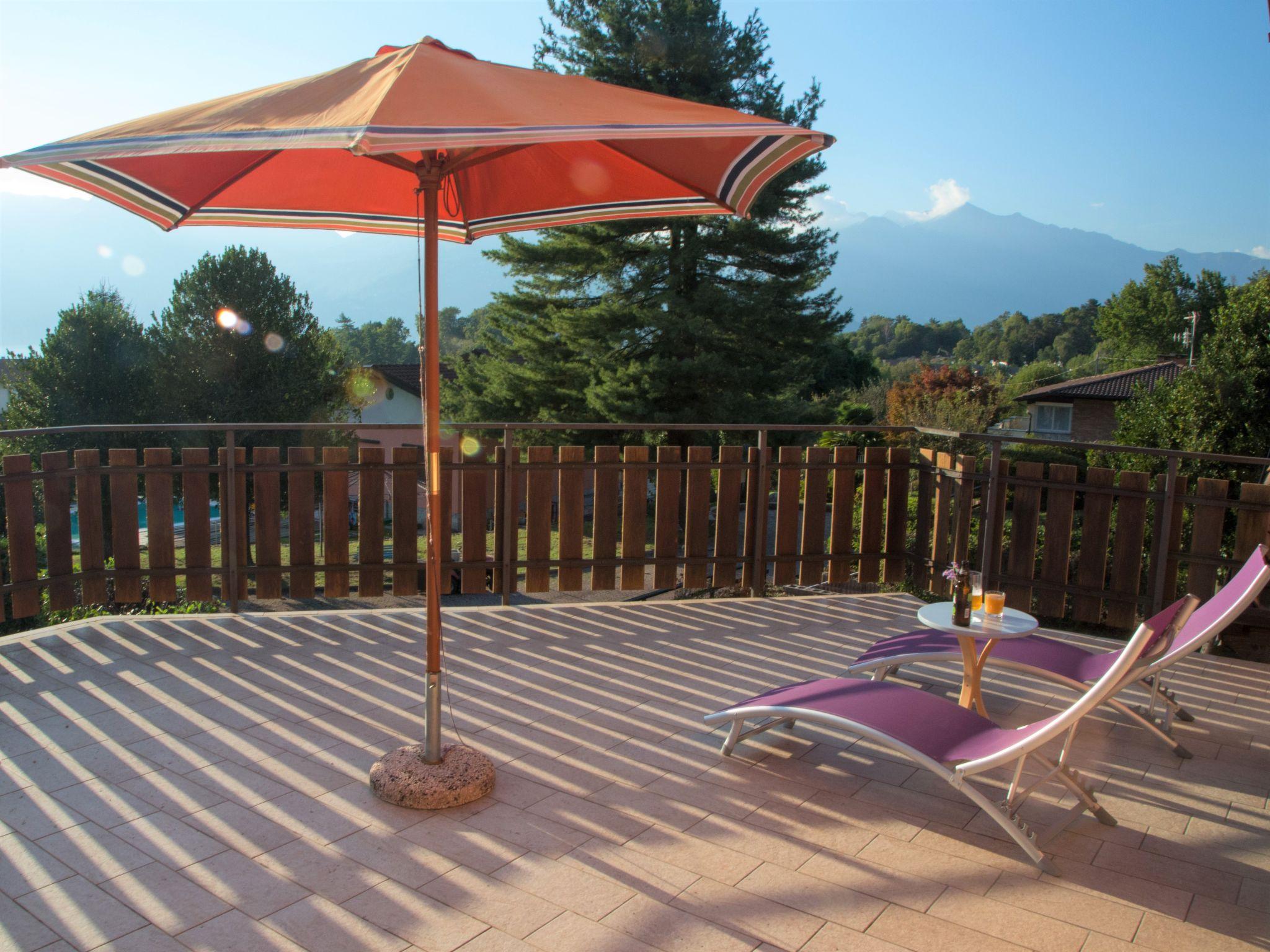 Photo 17 - Appartement de 2 chambres à Luino avec piscine et vues sur la montagne