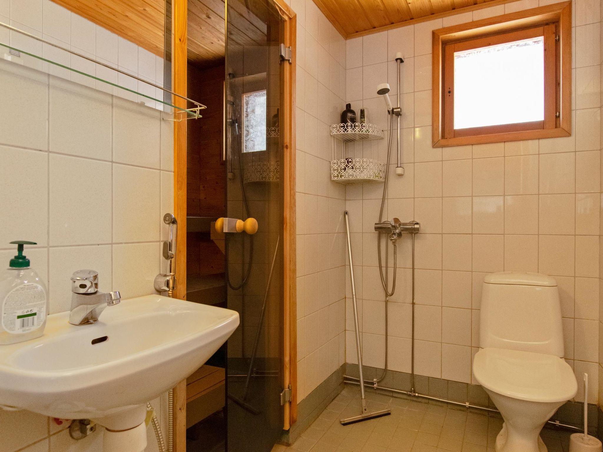 Foto 15 - Haus mit 1 Schlafzimmer in Hyrynsalmi mit sauna
