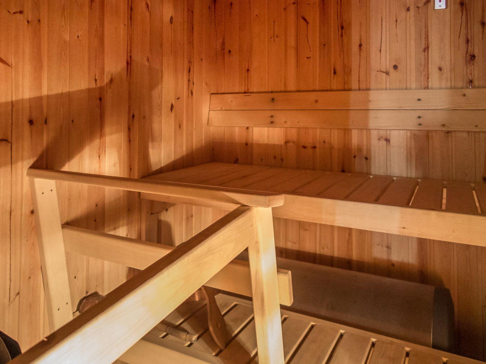 Foto 17 - Haus mit 2 Schlafzimmern in Kolari mit sauna und blick auf die berge