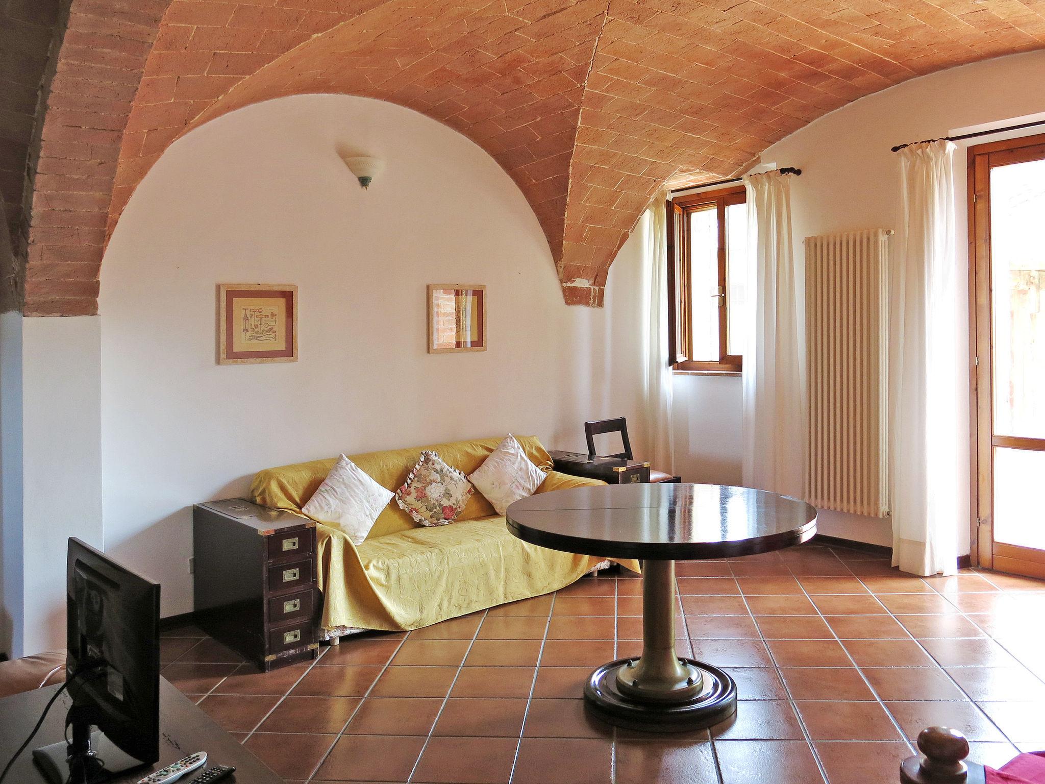 Photo 7 - 2 bedroom Apartment in Peccioli with swimming pool and garden