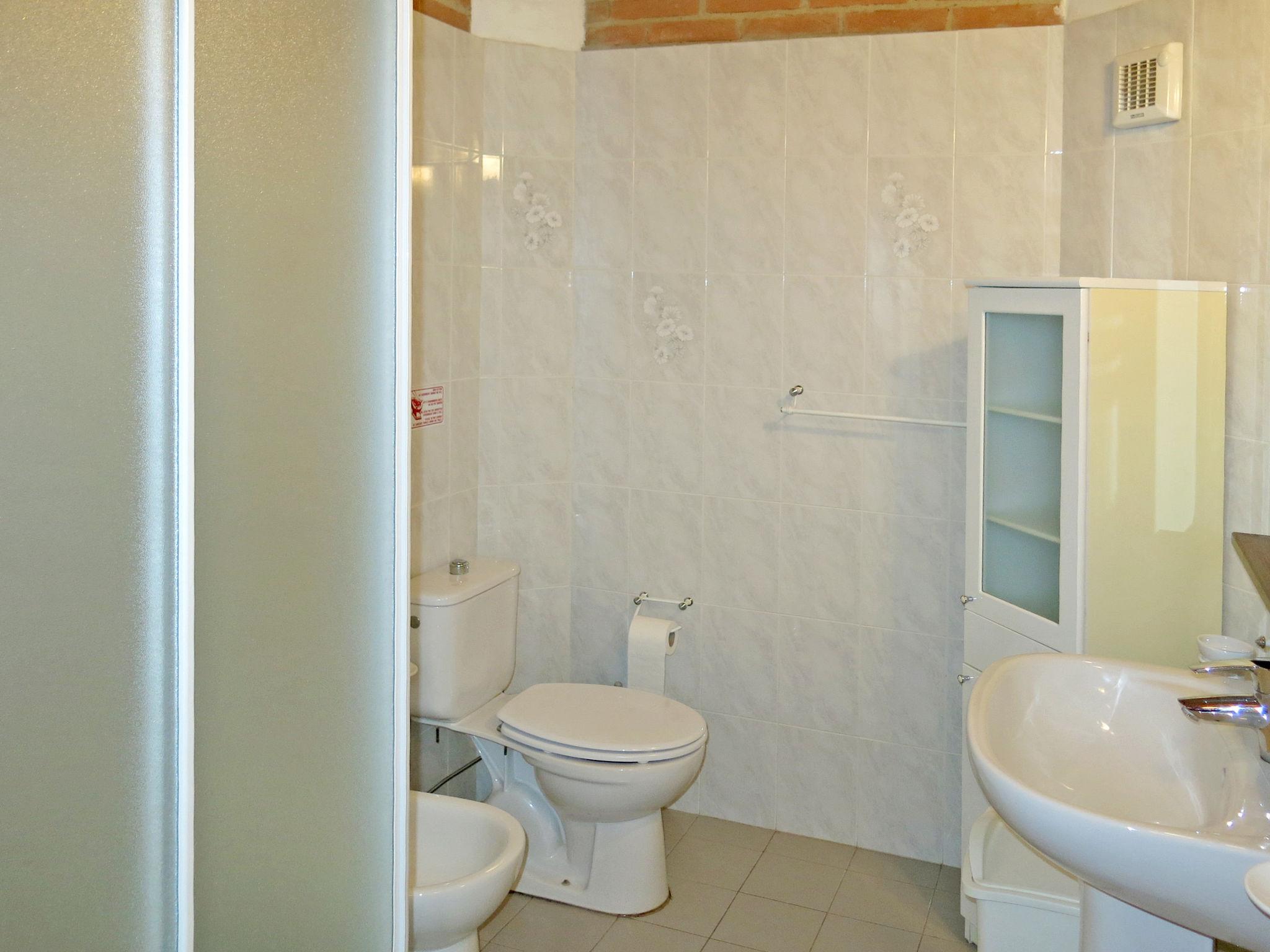 Foto 14 - Apartamento de 2 quartos em Peccioli com piscina e jardim