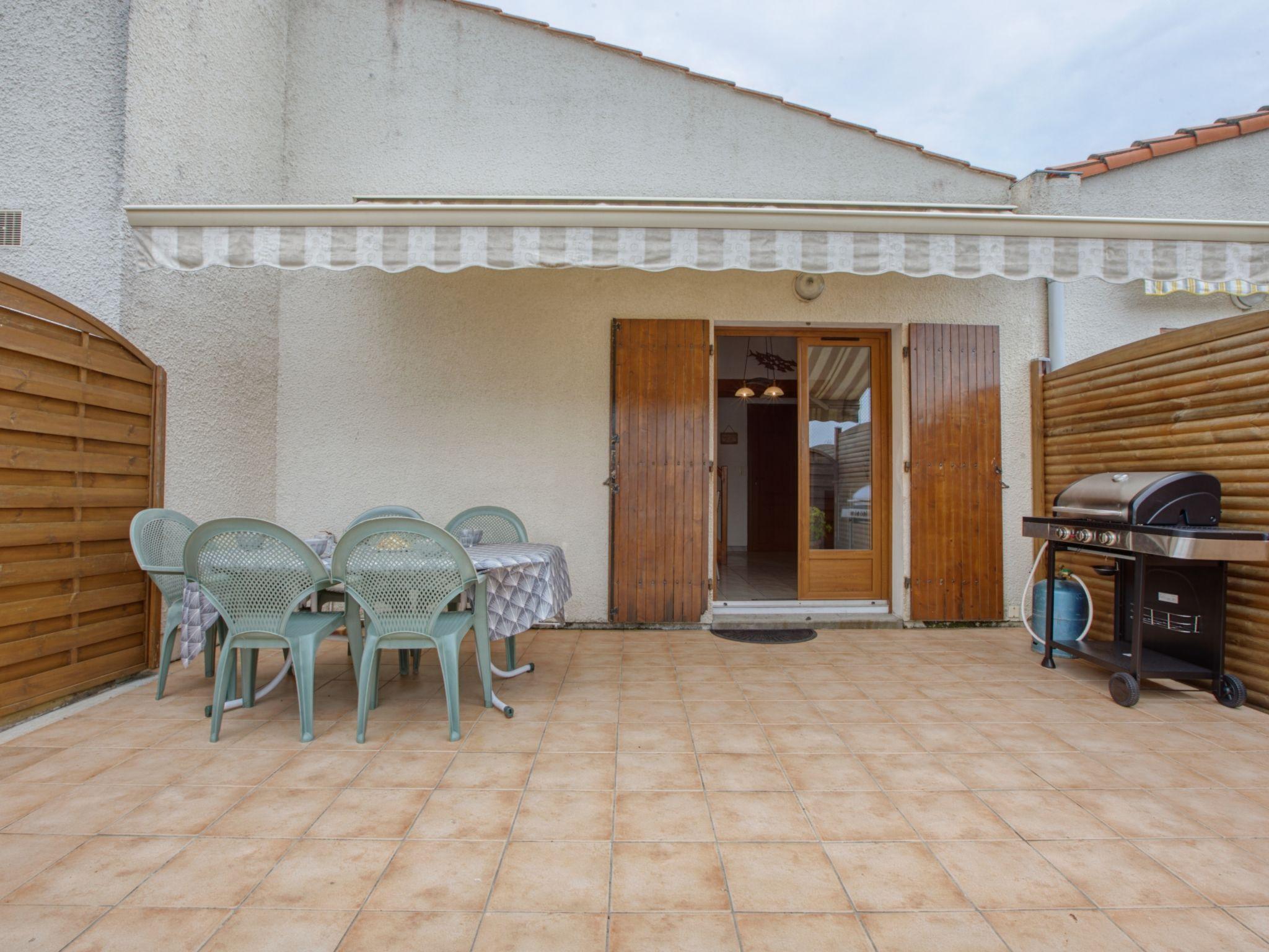 Foto 11 - Casa de 1 habitación en Saint-Palais-sur-Mer con piscina y jardín