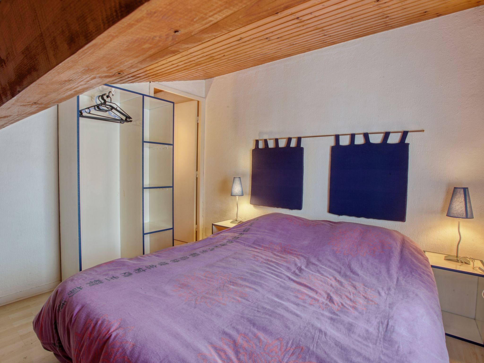 Foto 8 - Casa con 1 camera da letto a Saint-Palais-sur-Mer con piscina e vista mare