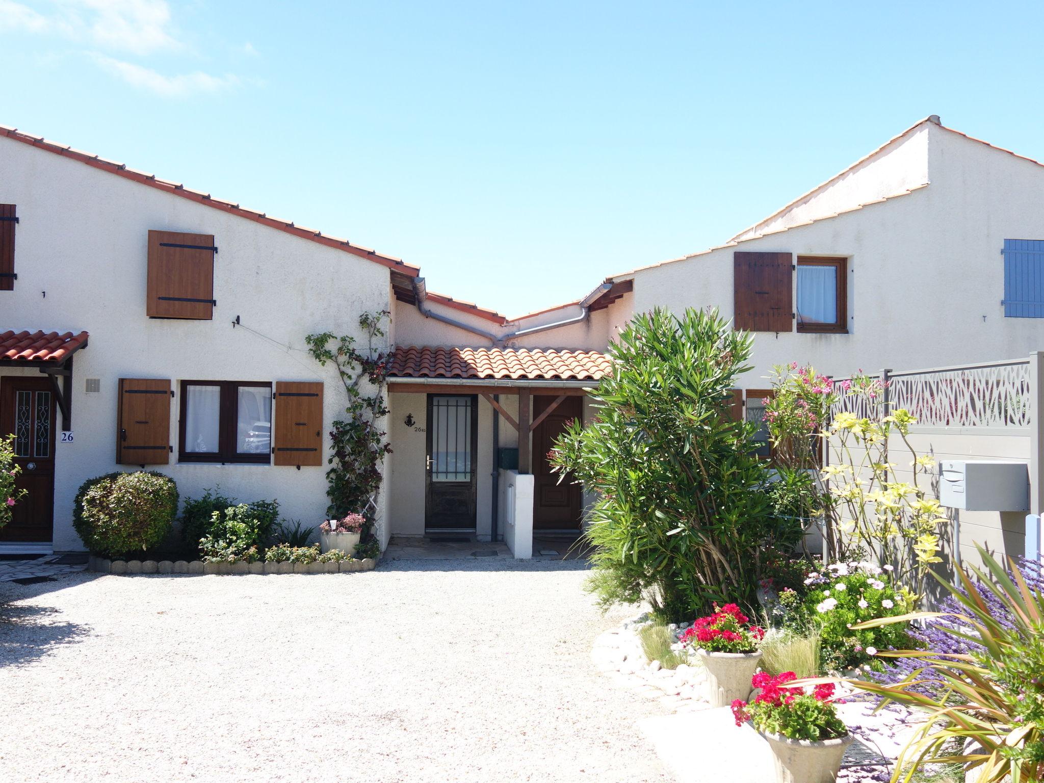 Foto 14 - Haus mit 1 Schlafzimmer in Saint-Palais-sur-Mer mit schwimmbad und blick aufs meer