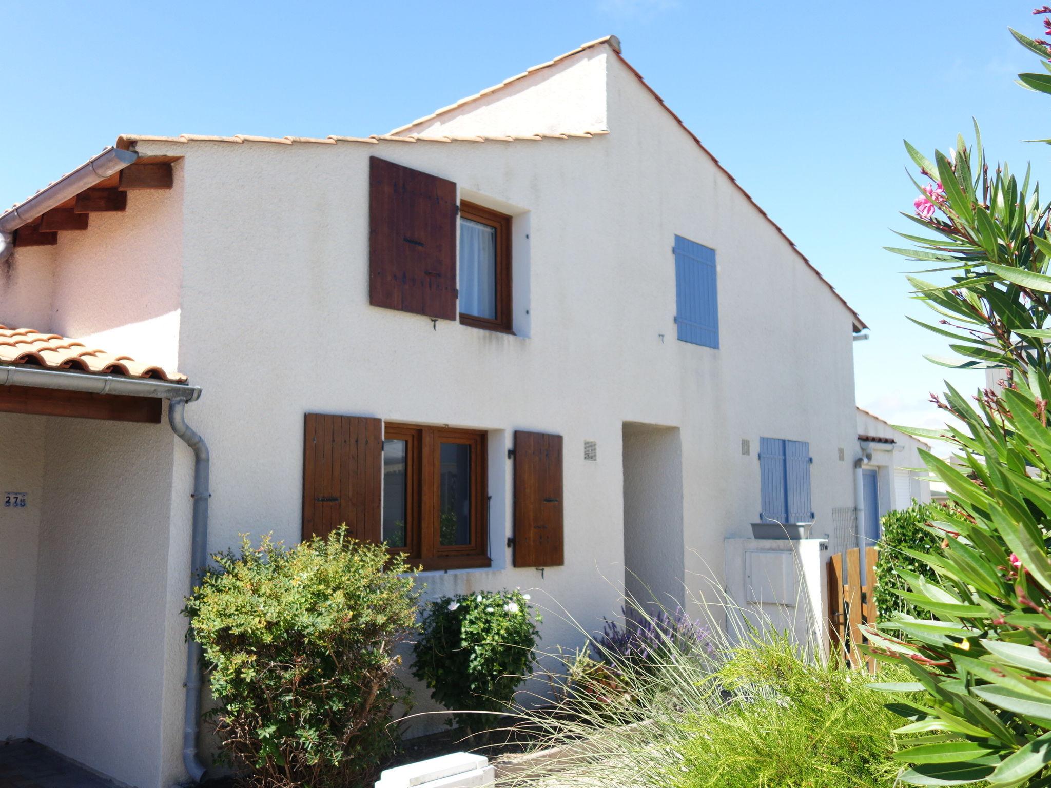 Foto 10 - Casa de 1 habitación en Saint-Palais-sur-Mer con piscina y vistas al mar