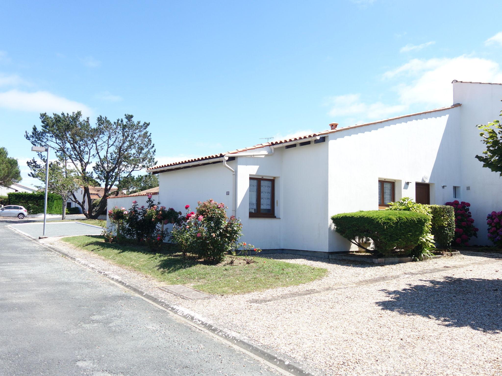 Foto 15 - Casa de 1 quarto em Saint-Palais-sur-Mer com piscina e jardim