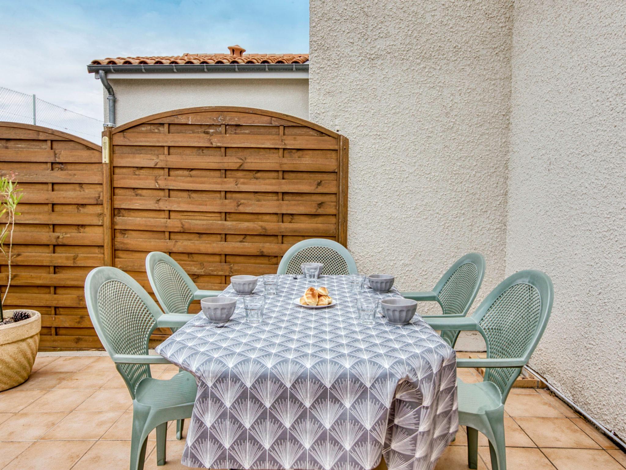 Photo 13 - Maison de 1 chambre à Saint-Palais-sur-Mer avec piscine et vues à la mer