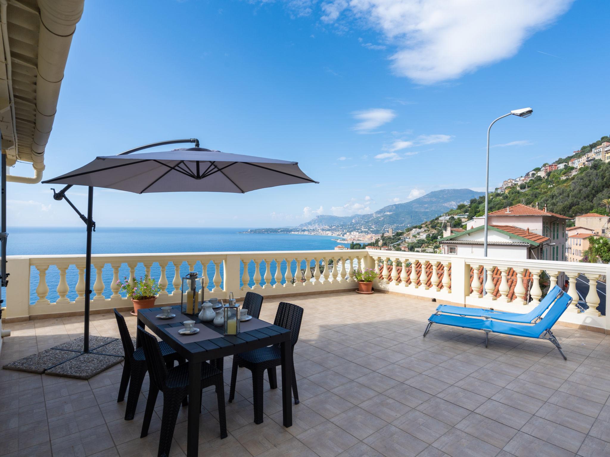 Foto 3 - Appartamento con 2 camere da letto a Ventimiglia con terrazza e vista mare