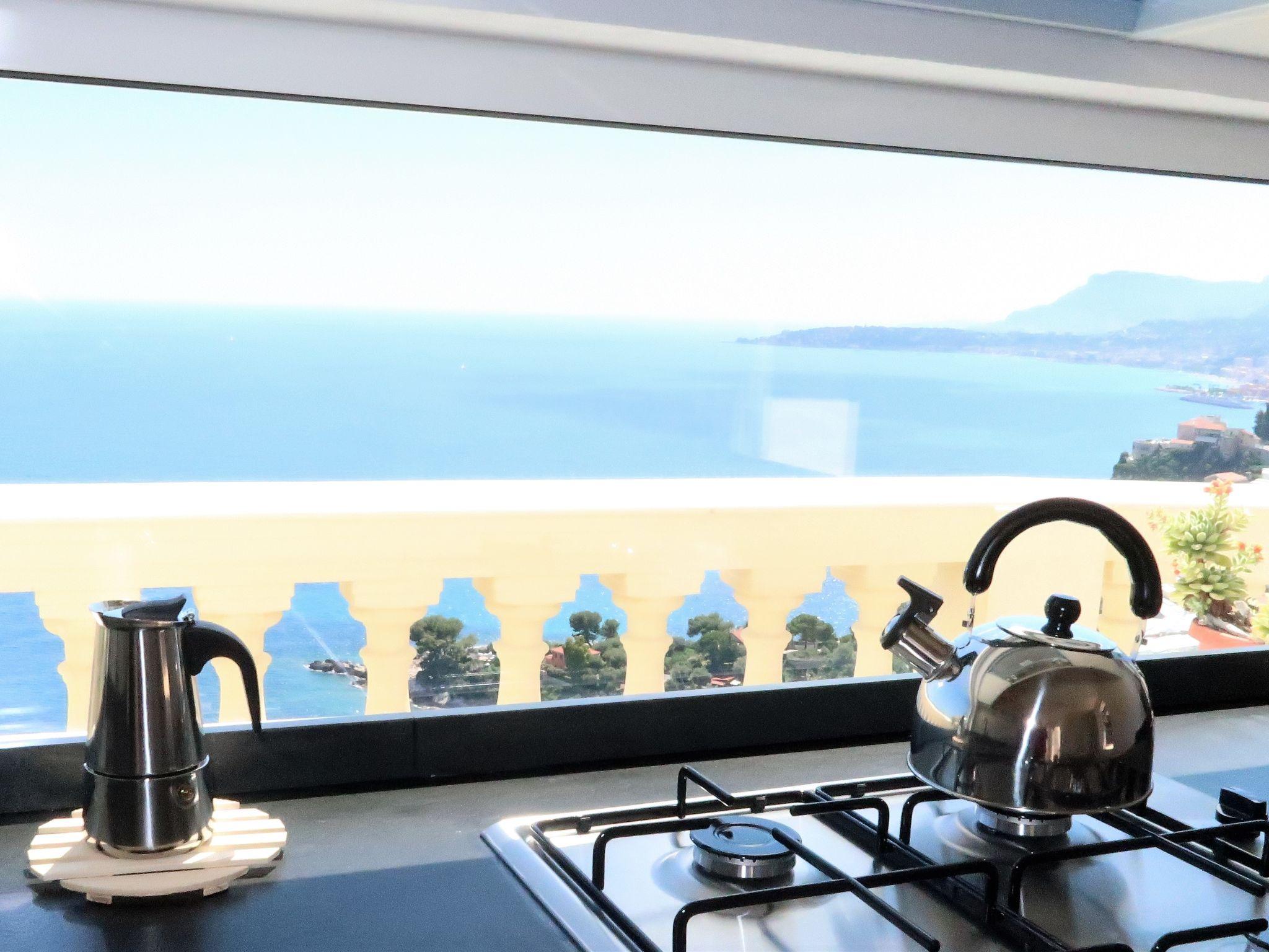 Foto 7 - Apartamento de 2 habitaciones en Ventimiglia con terraza y vistas al mar