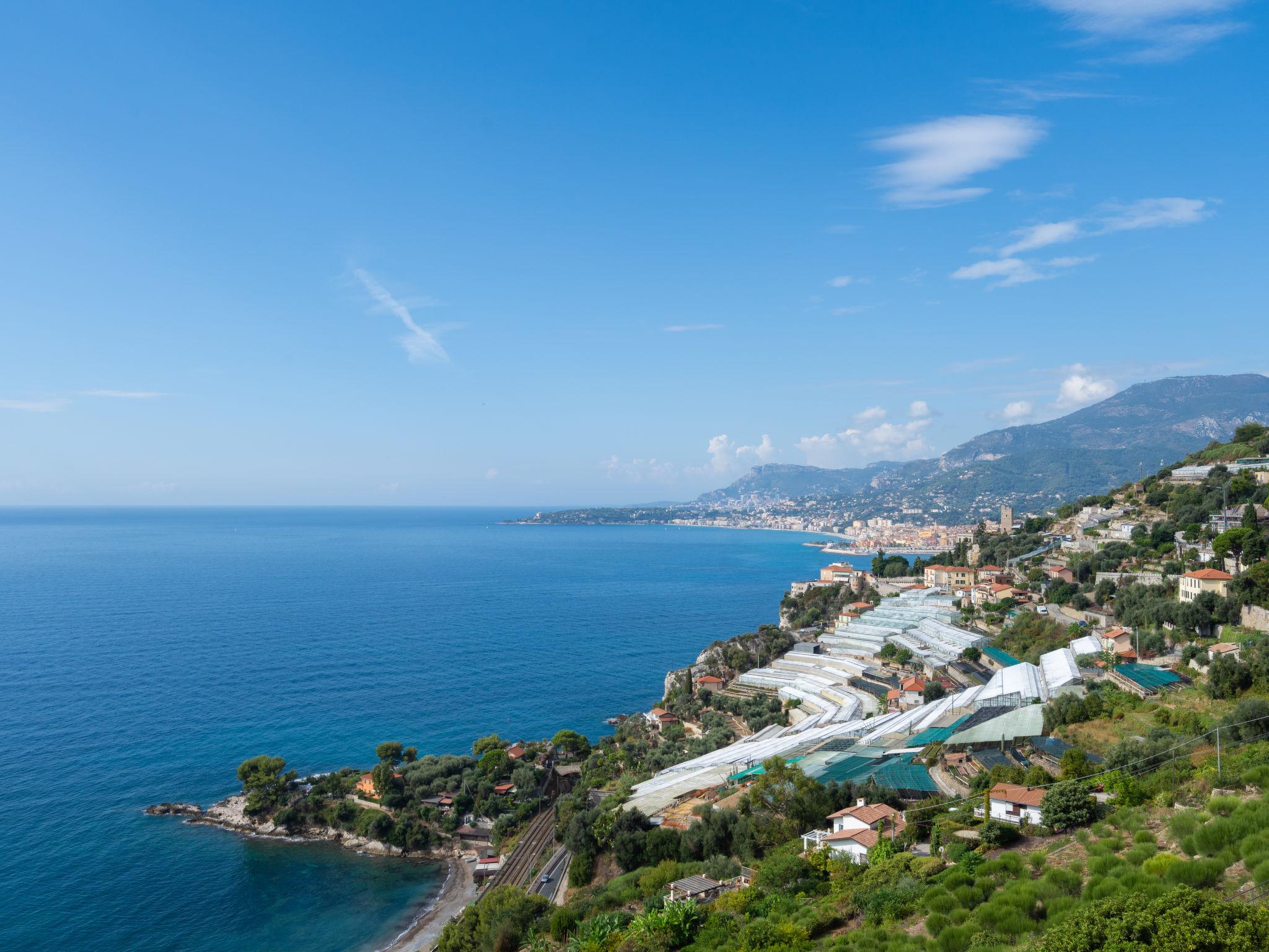 Foto 13 - Apartamento de 2 quartos em Ventimiglia com terraço e vistas do mar