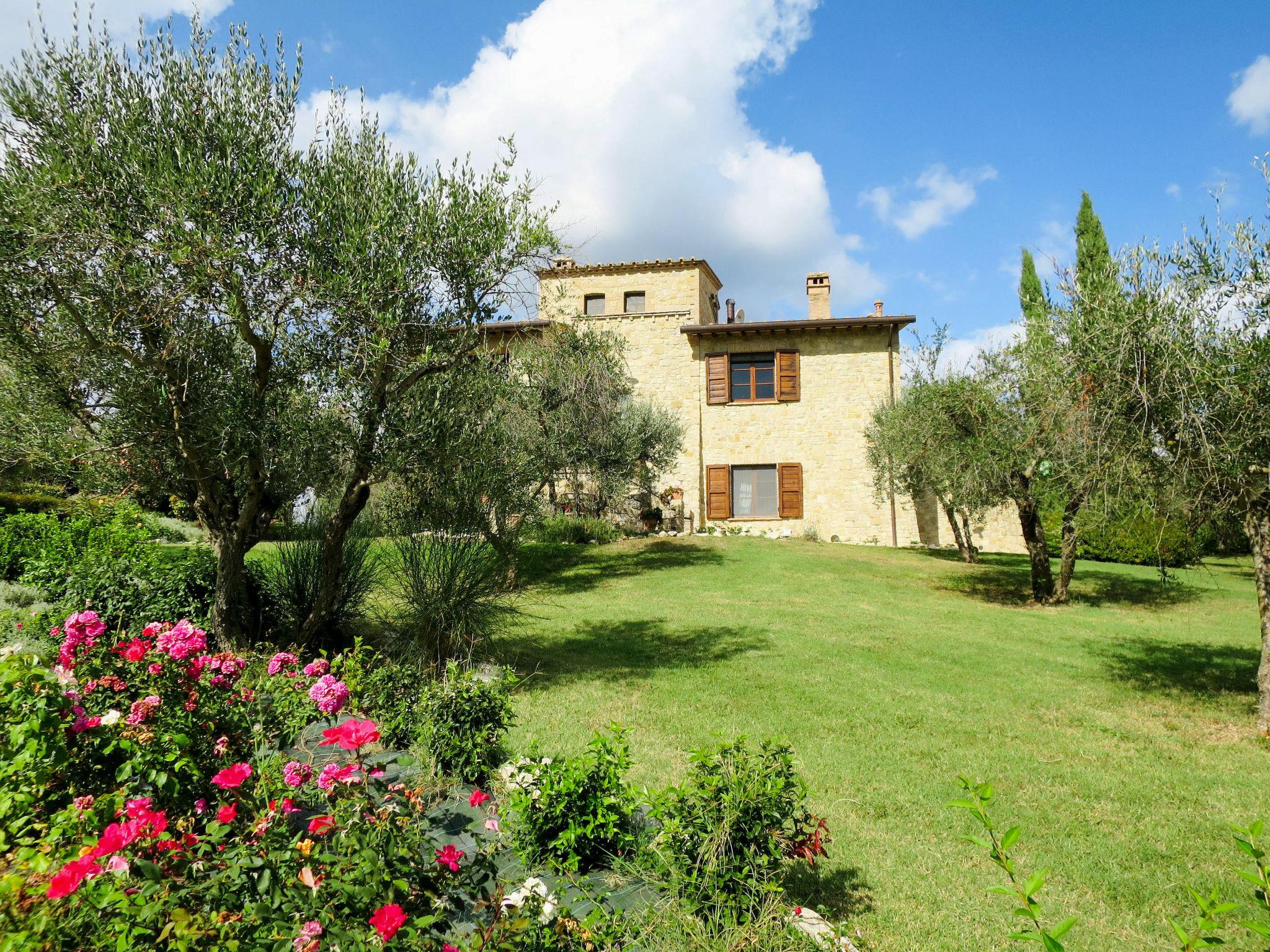 Foto 35 - Casa de 5 quartos em Collazzone com piscina privada e terraço