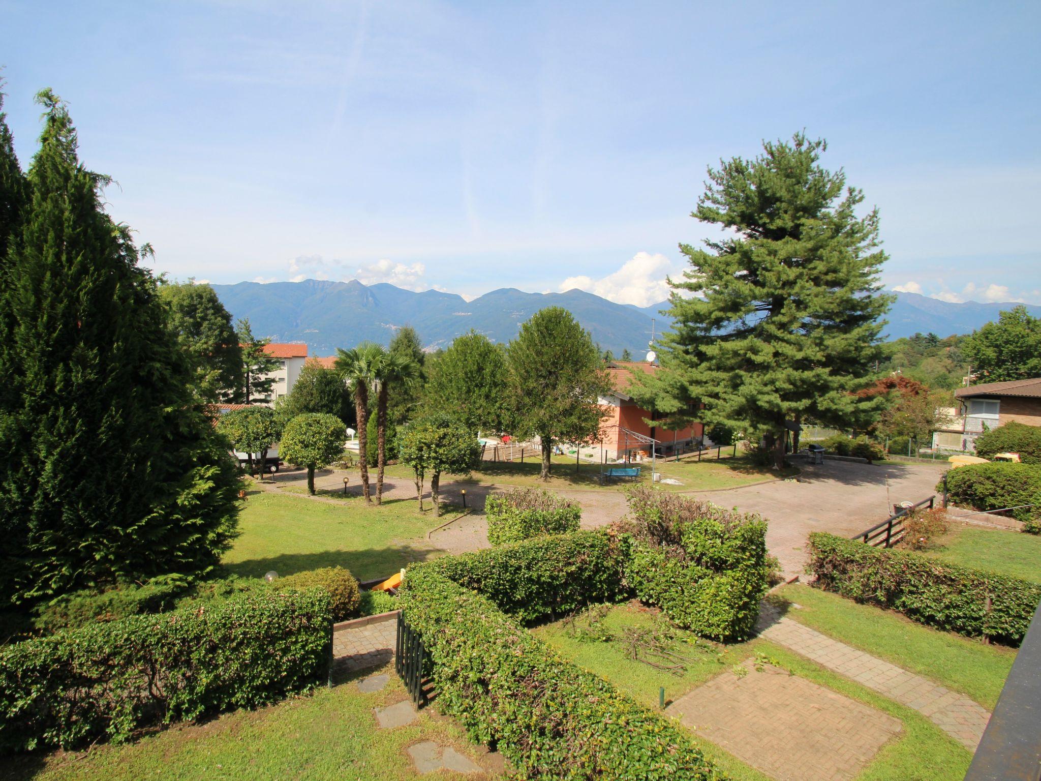 Photo 15 - Appartement en Luino avec piscine et vues sur la montagne