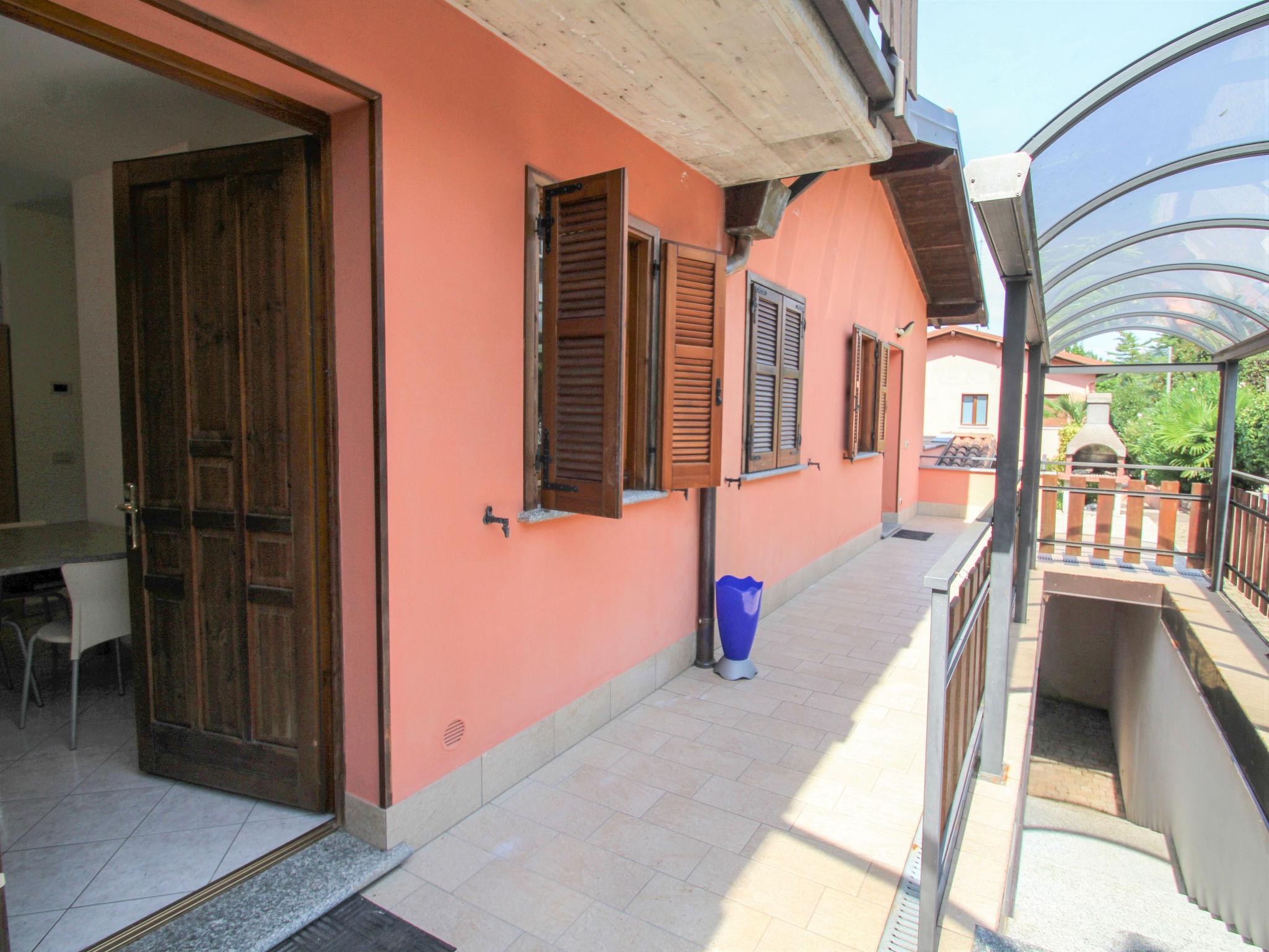 Photo 16 - Apartment in Luino with swimming pool and mountain view