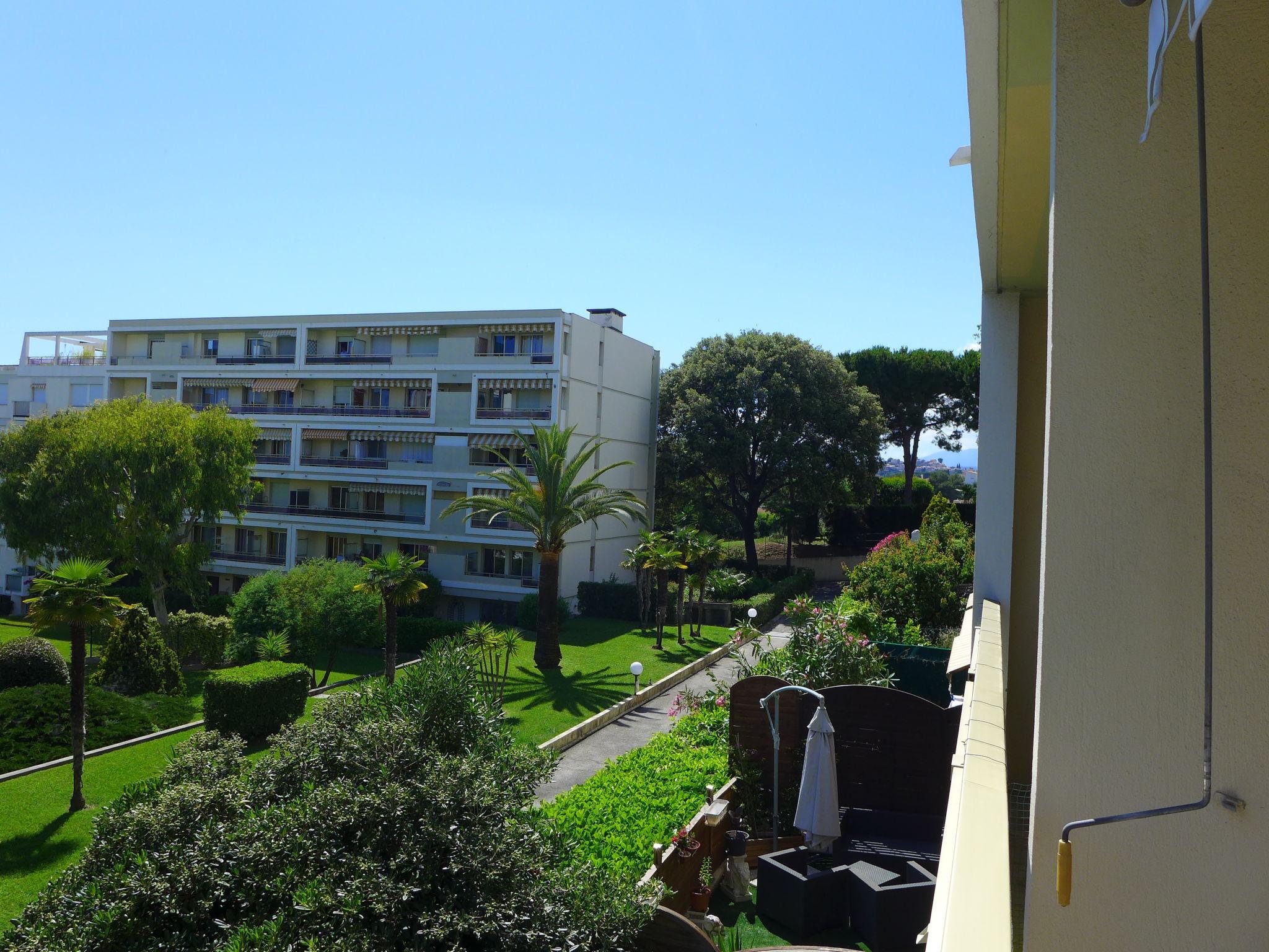 Foto 22 - Apartamento em Cagnes-sur-Mer com jardim e terraço