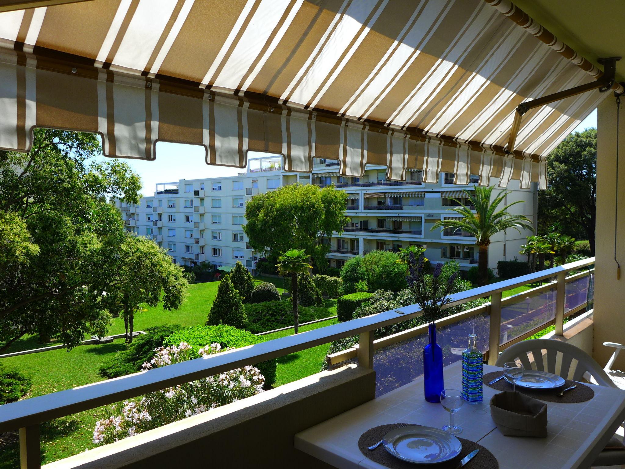 Photo 14 - Apartment in Cagnes-sur-Mer with garden and sea view