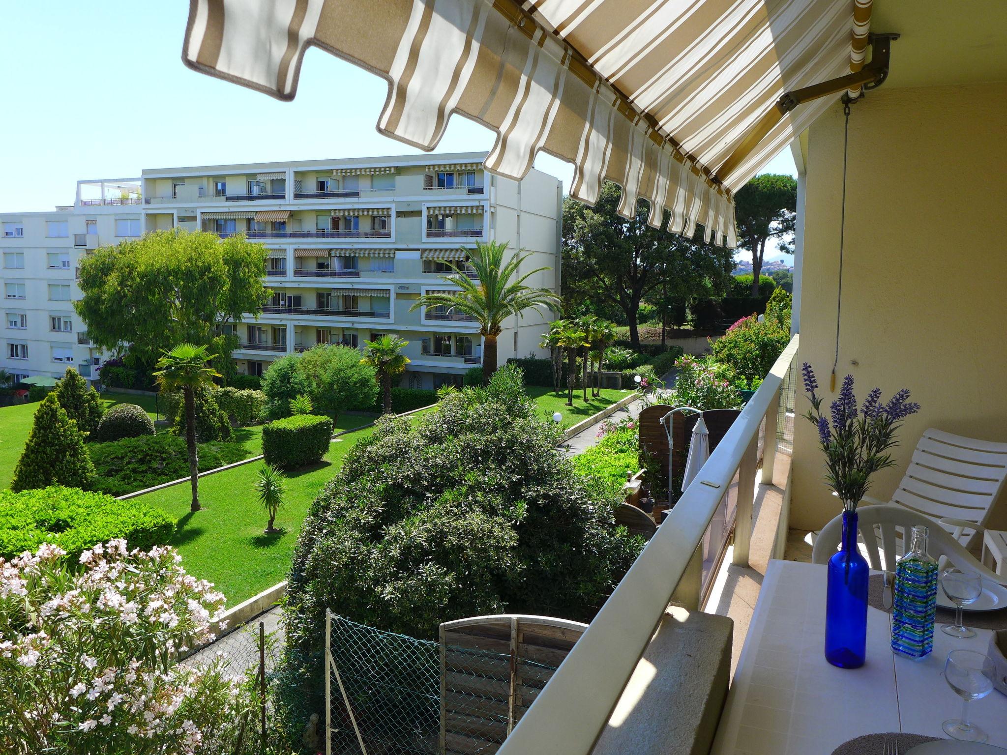 Foto 5 - Apartamento en Cagnes-sur-Mer con jardín y vistas al mar