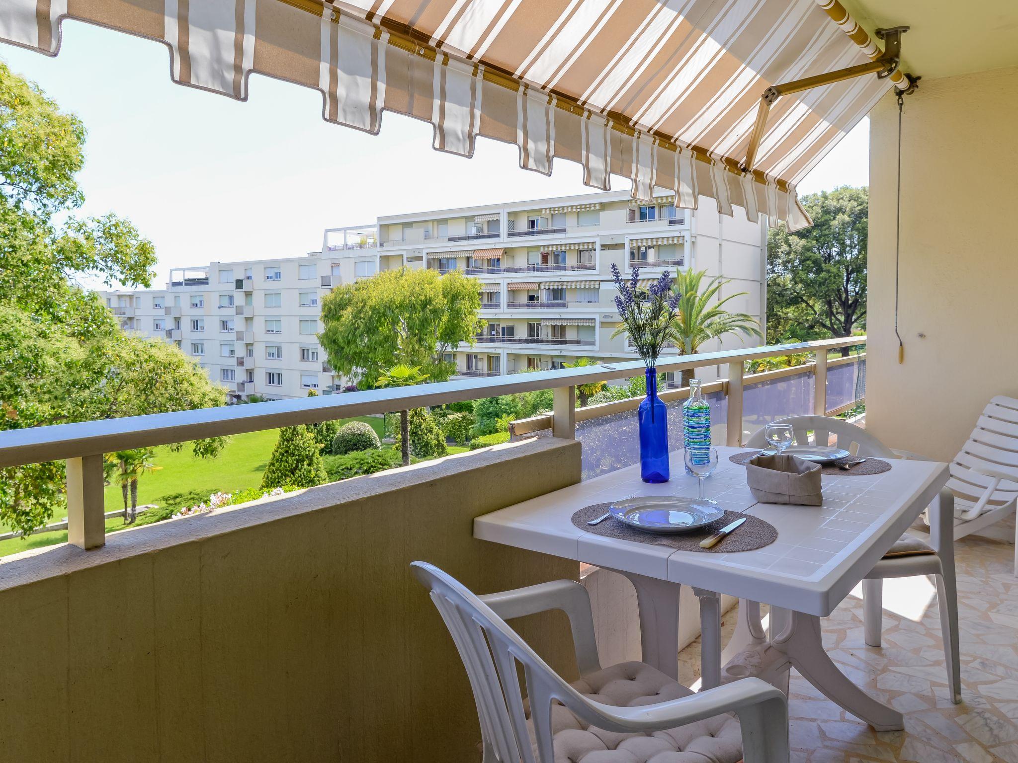 Foto 1 - Appartamento a Cagnes-sur-Mer con giardino e vista mare