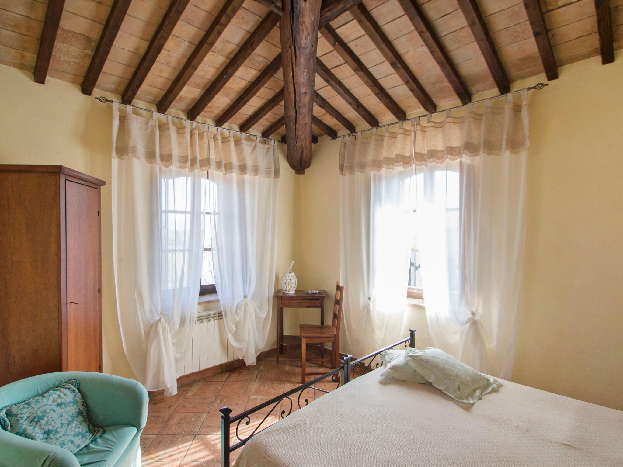 Foto 35 - Haus mit 7 Schlafzimmern in Castel del Piano mit privater pool und garten