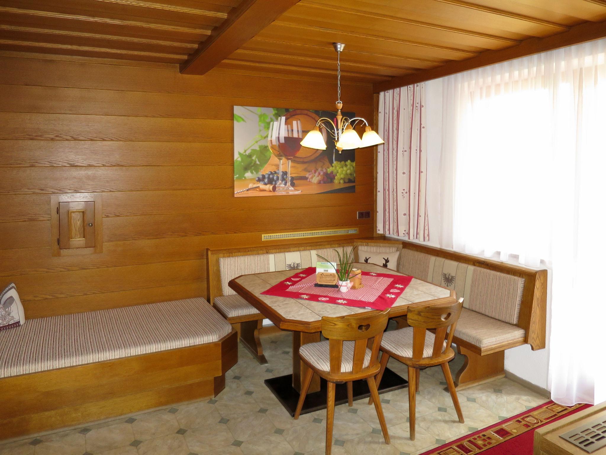 Photo 9 - Appartement de 3 chambres à Sankt Leonhard im Pitztal avec jardin et vues sur la montagne