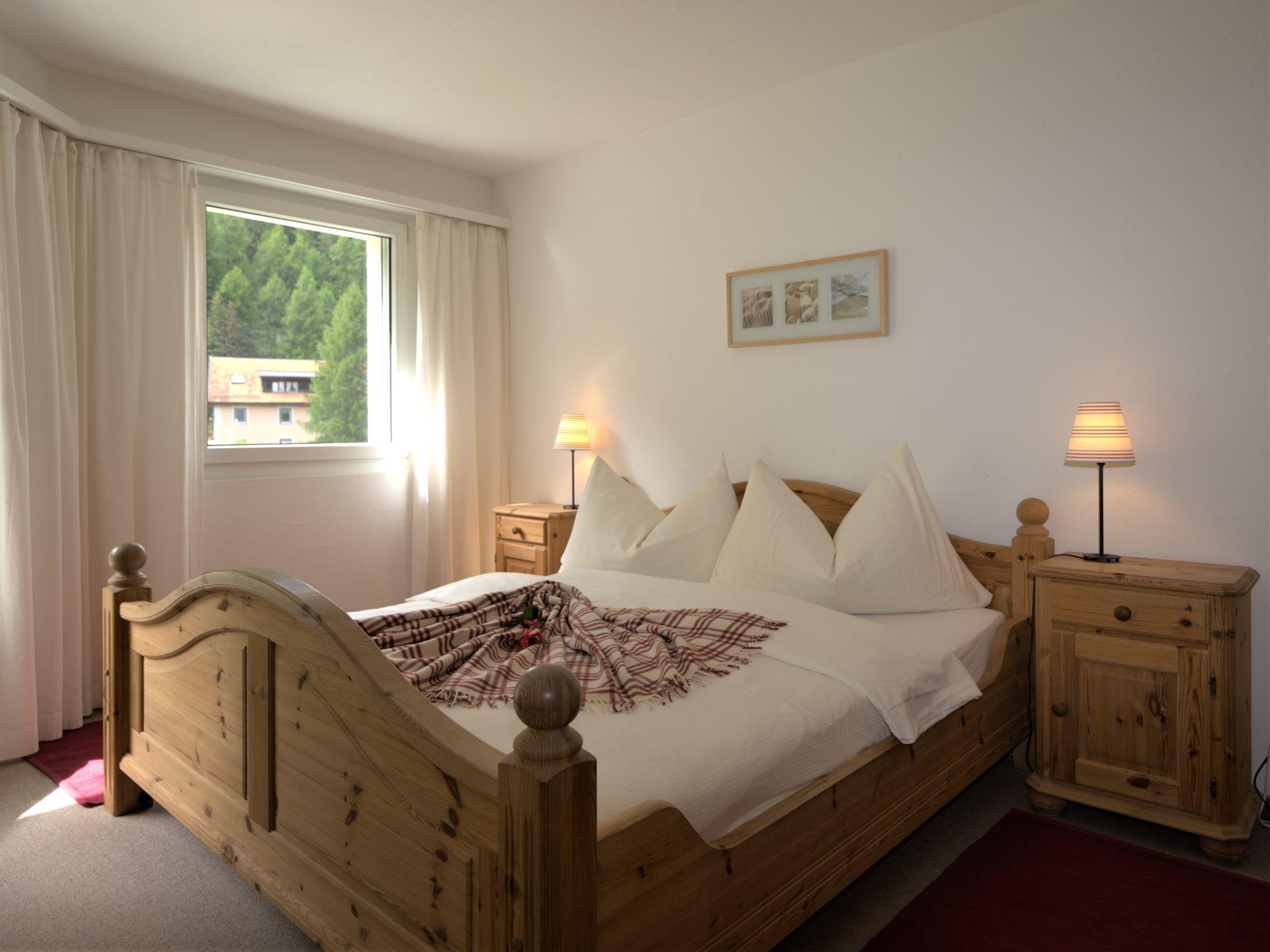 Foto 1 - Appartamento con 1 camera da letto a Sankt Moritz con giardino e vista sulle montagne