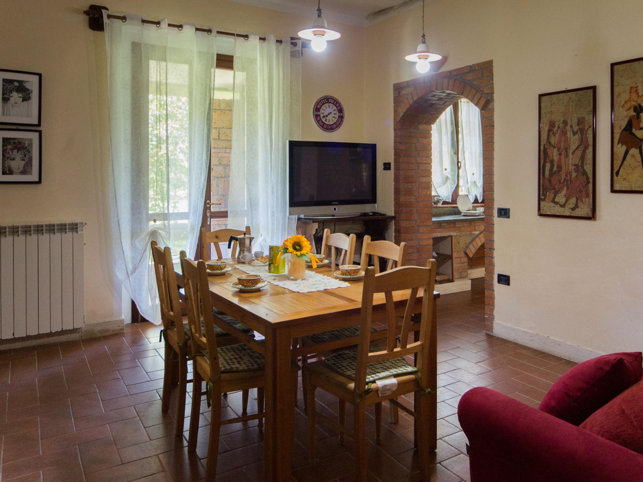 Photo 10 - 3 bedroom Apartment in Montefiascone with swimming pool and garden