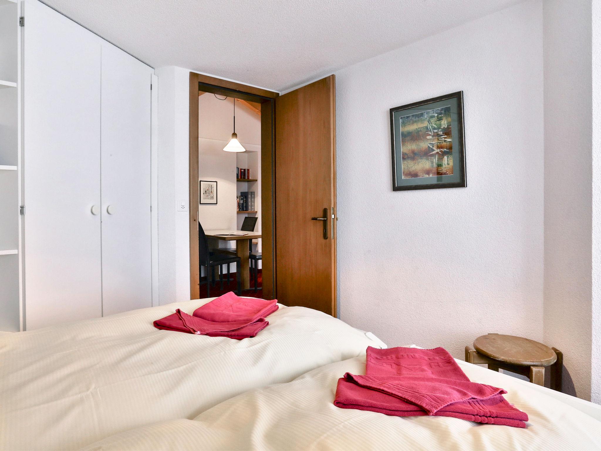 Foto 12 - Appartamento con 2 camere da letto a Grindelwald con vista sulle montagne