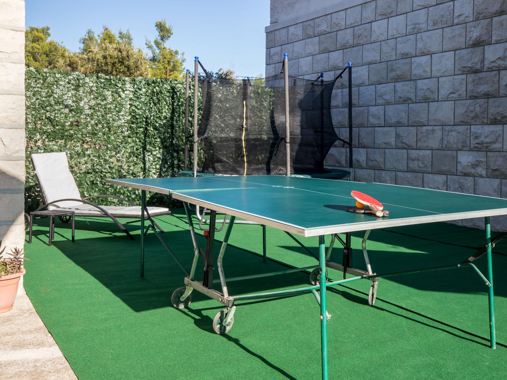 Photo 4 - Maison de 3 chambres à Selca avec piscine privée et terrasse