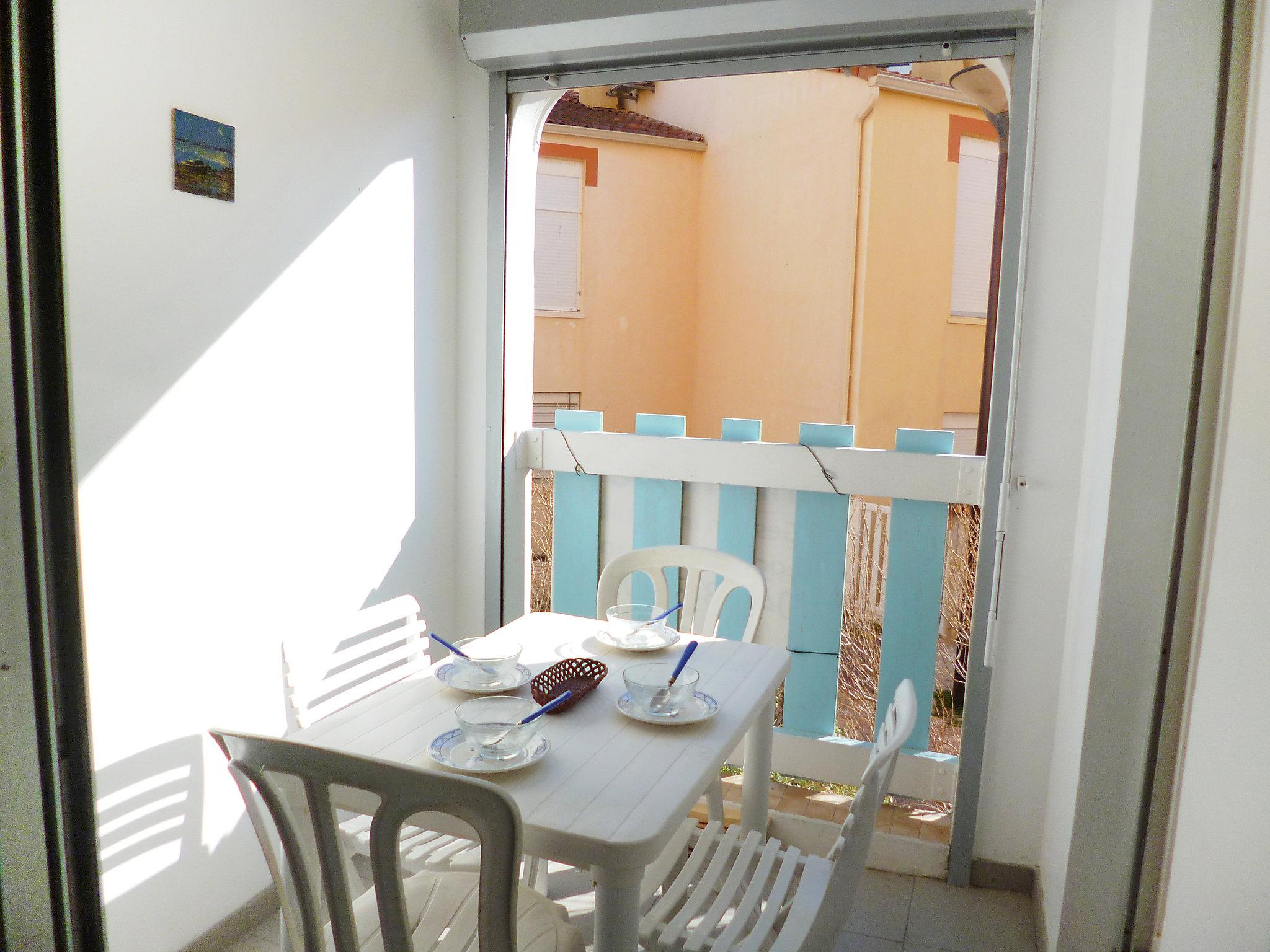 Foto 2 - Apartamento de 1 quarto em Le Barcarès com vistas do mar