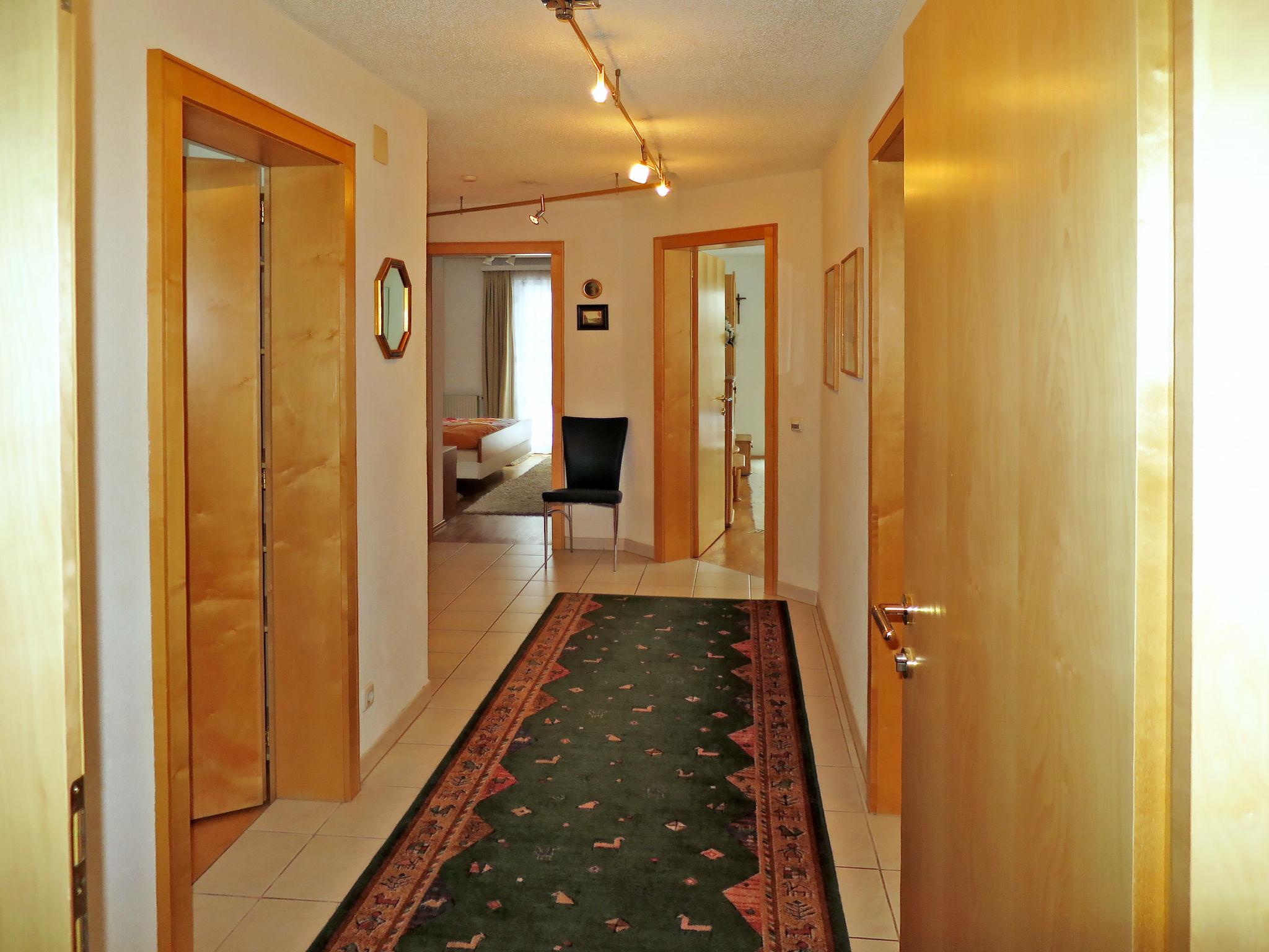 Foto 11 - Appartamento con 3 camere da letto a Lorüns con terrazza e vista sulle montagne