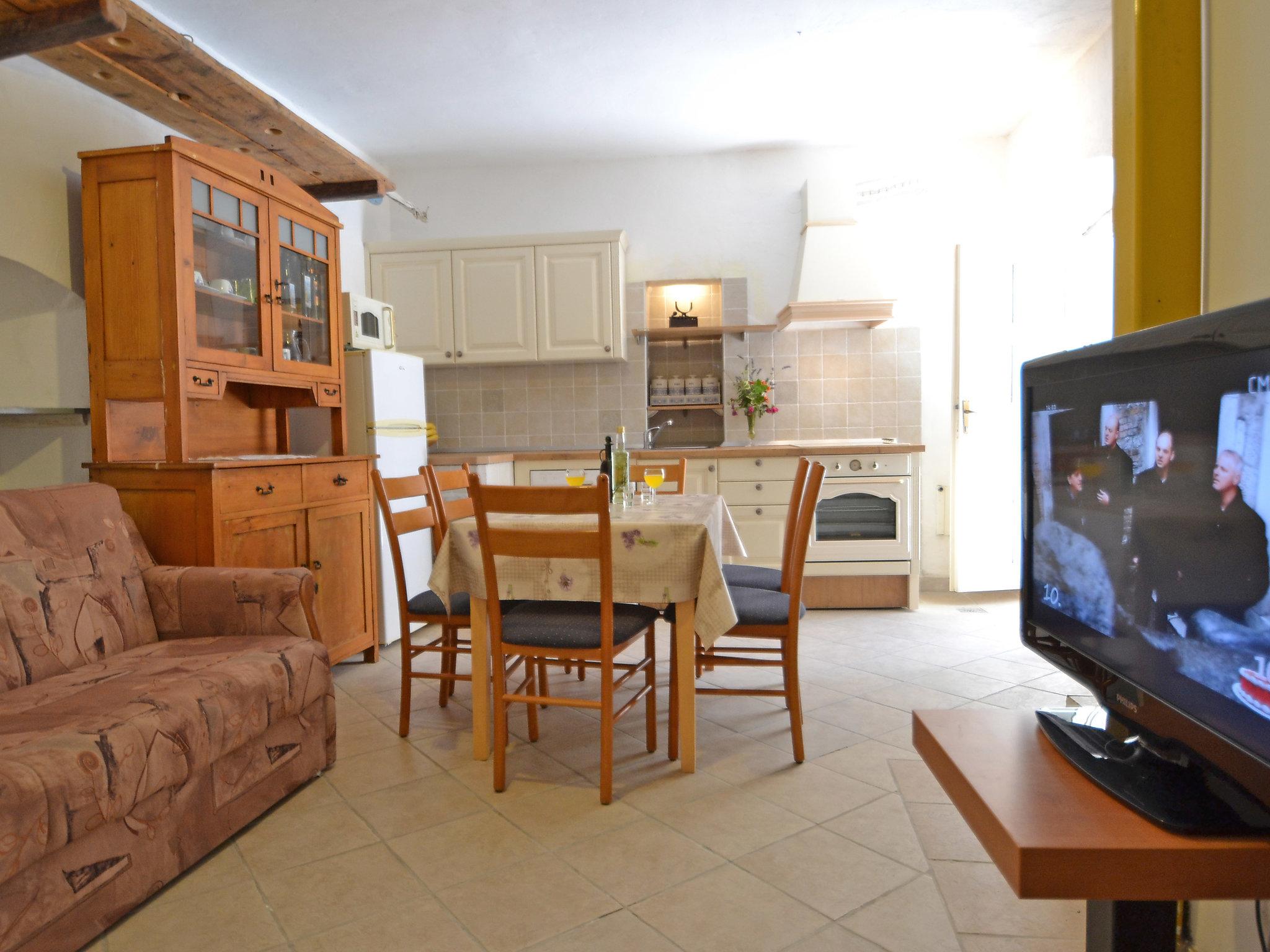 Photo 6 - Maison de 2 chambres à Sveti Filip i Jakov avec terrasse et vues à la mer